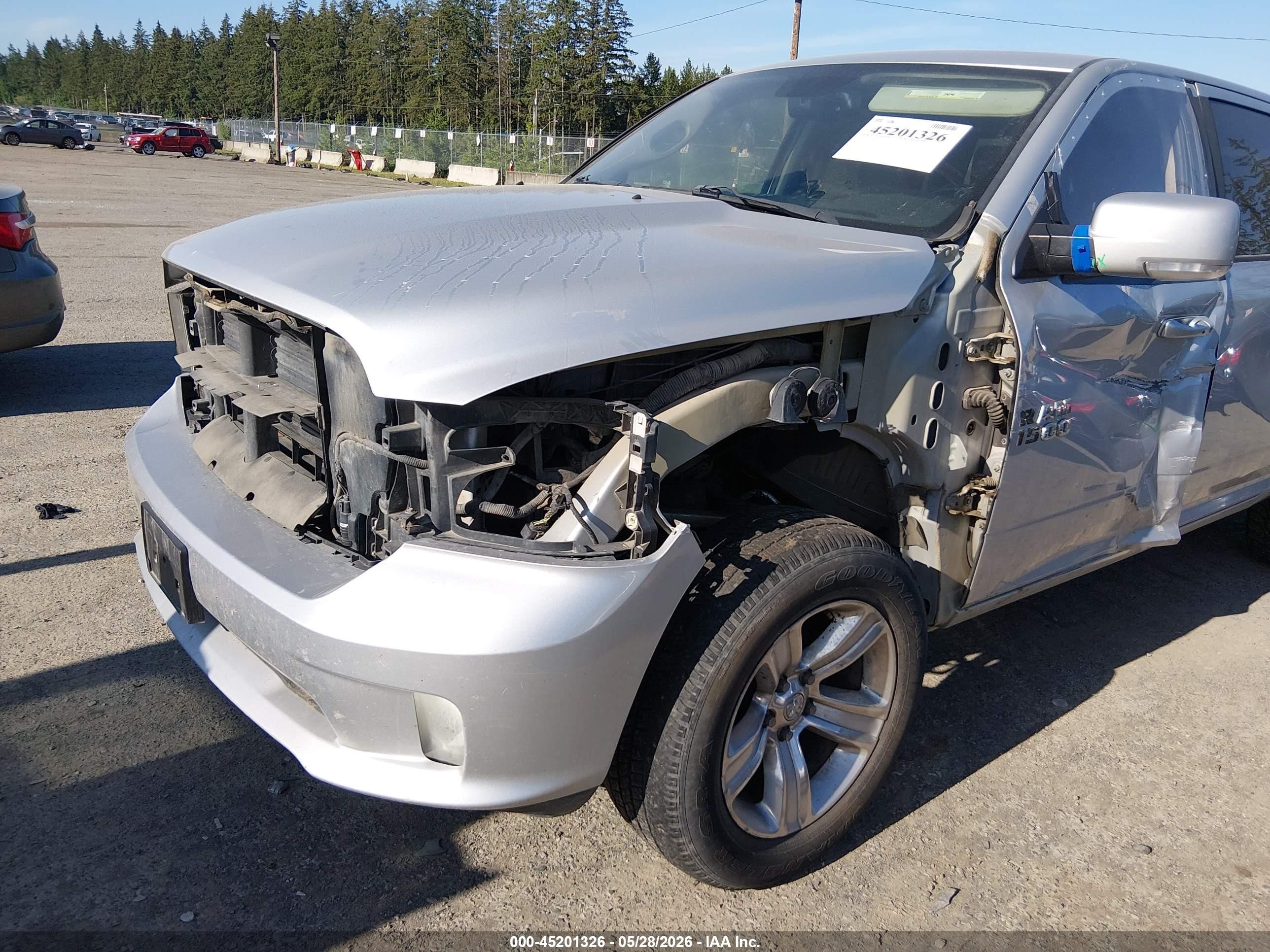 2014 Ram 1500 Sport Silver vin: 1C6RR7MT0ES196132