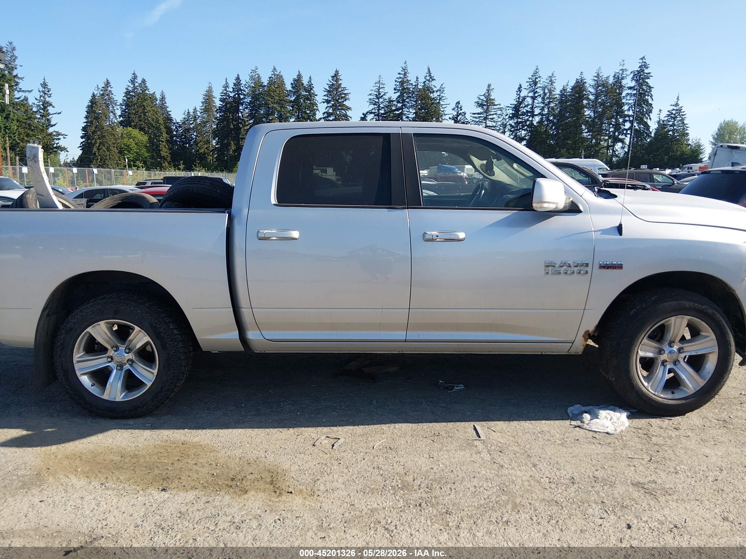 2014 Ram 1500 Sport Silver vin: 1C6RR7MT0ES196132
