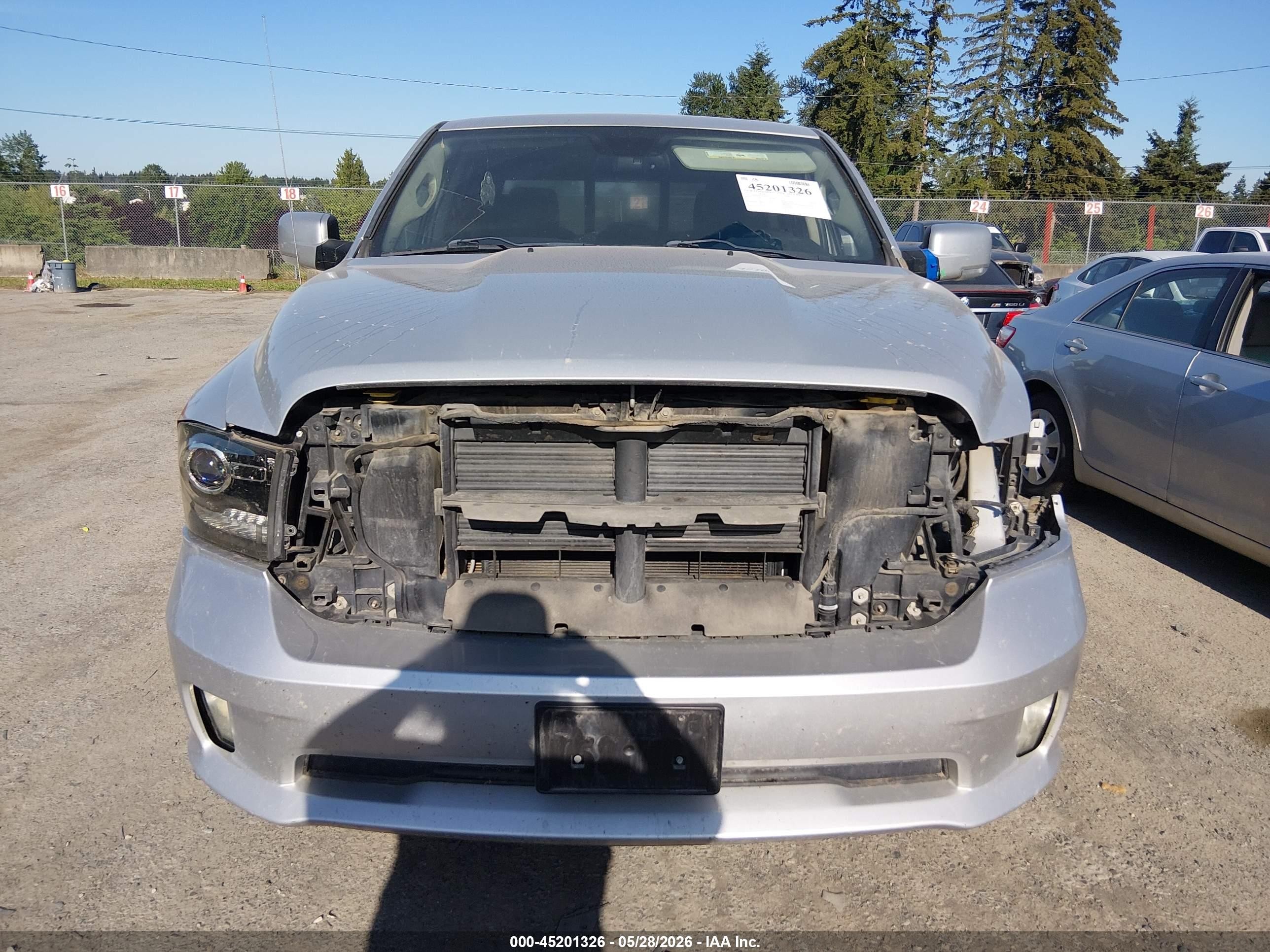2014 Ram 1500 Sport Silver vin: 1C6RR7MT0ES196132