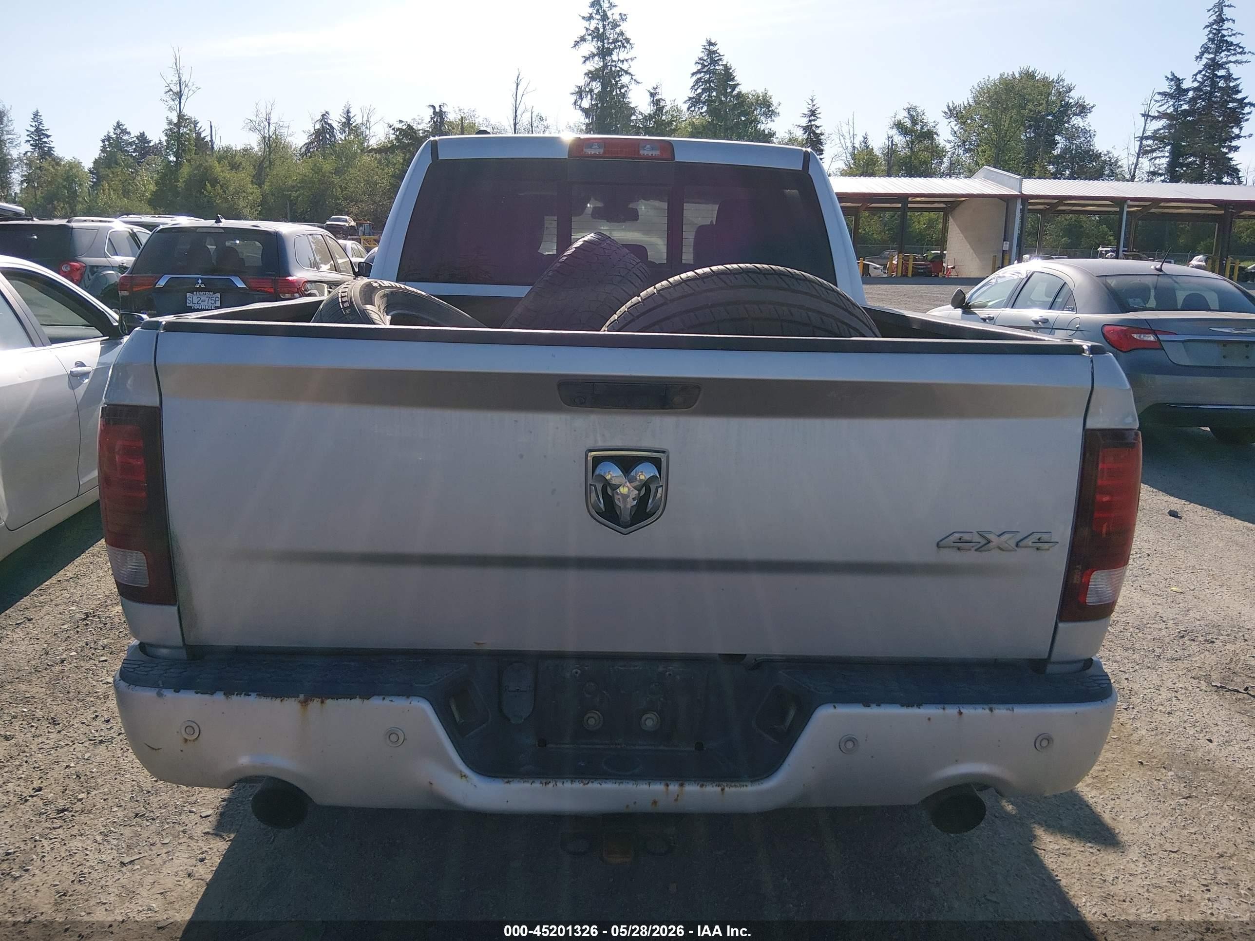 2014 Ram 1500 Sport Silver vin: 1C6RR7MT0ES196132