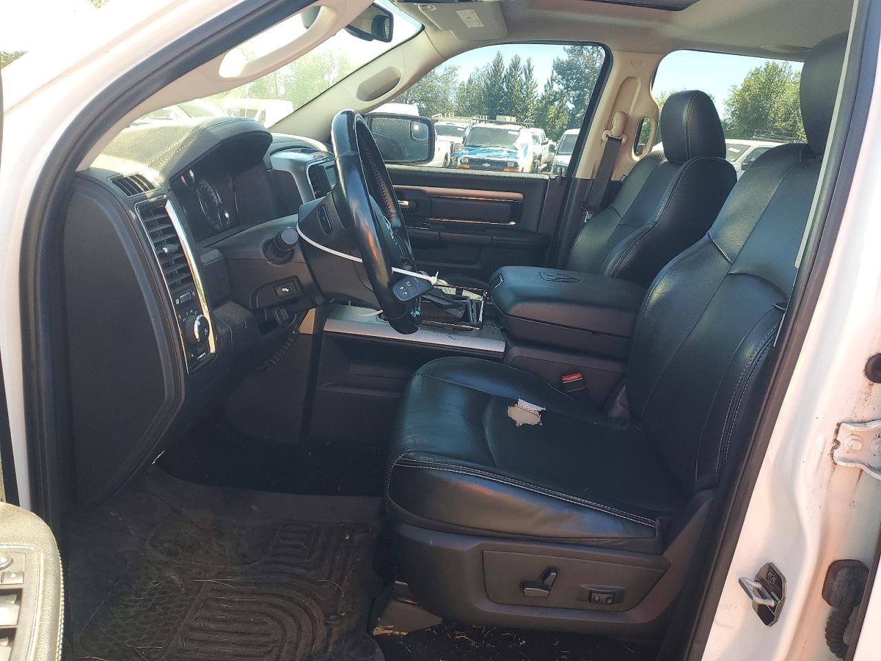 2014 Ram 1500 Sport White vin: 1C6RR7MT0ES223880