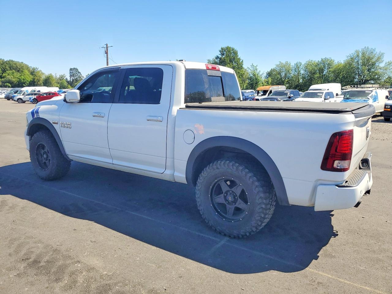 2014 Ram 1500 Sport White vin: 1C6RR7MT0ES223880