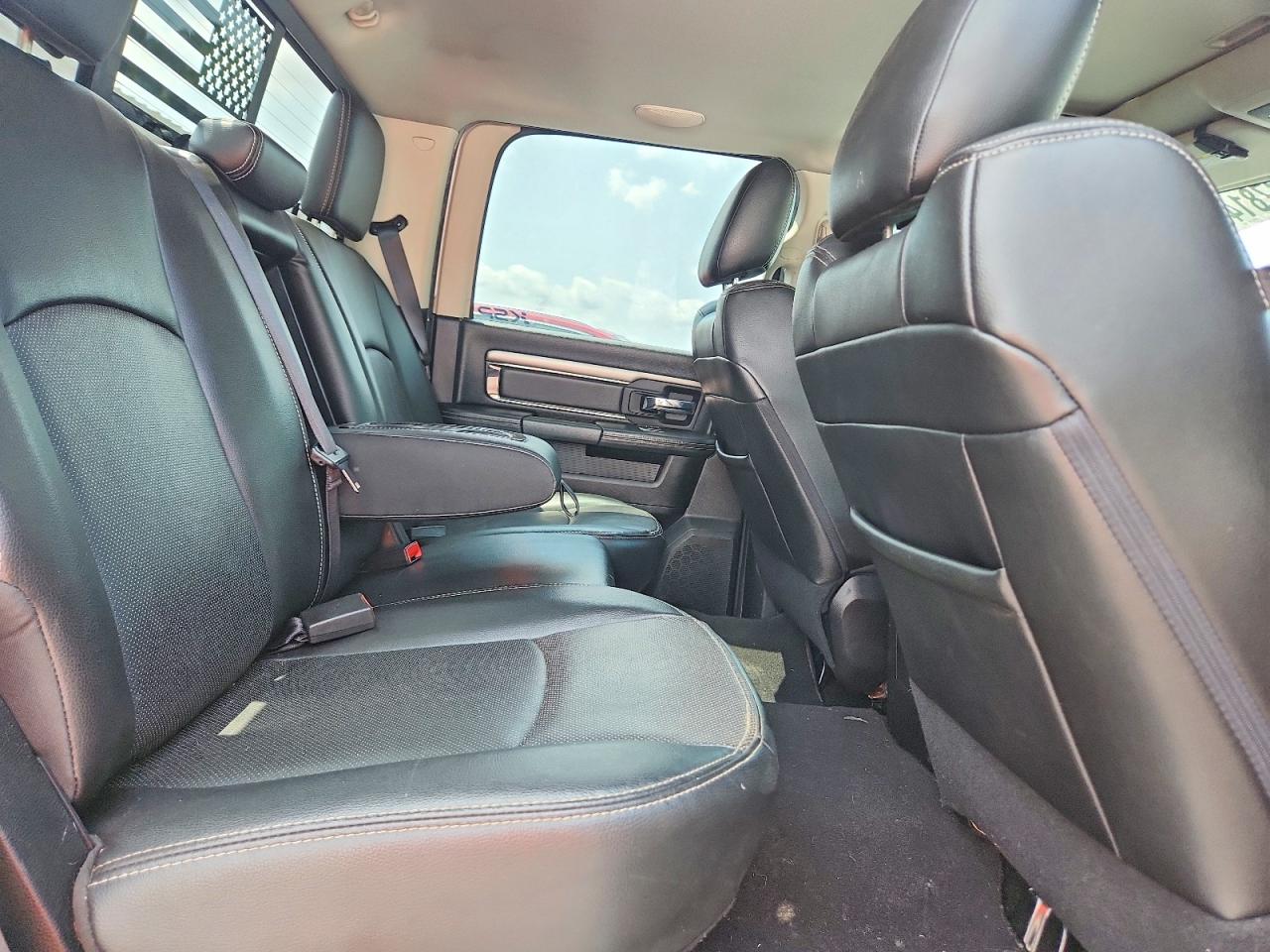 2015 Ram 1500 Sport White vin: 1C6RR7MT0FS599173