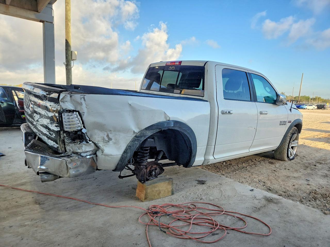 2013 Ram 1500 Sport White vin: 1C6RR7MT1DS700993