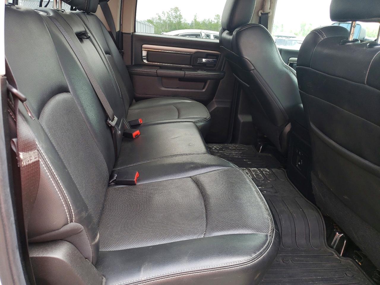 2014 Ram 1500 Sport Silver vin: 1C6RR7MT1ES107801