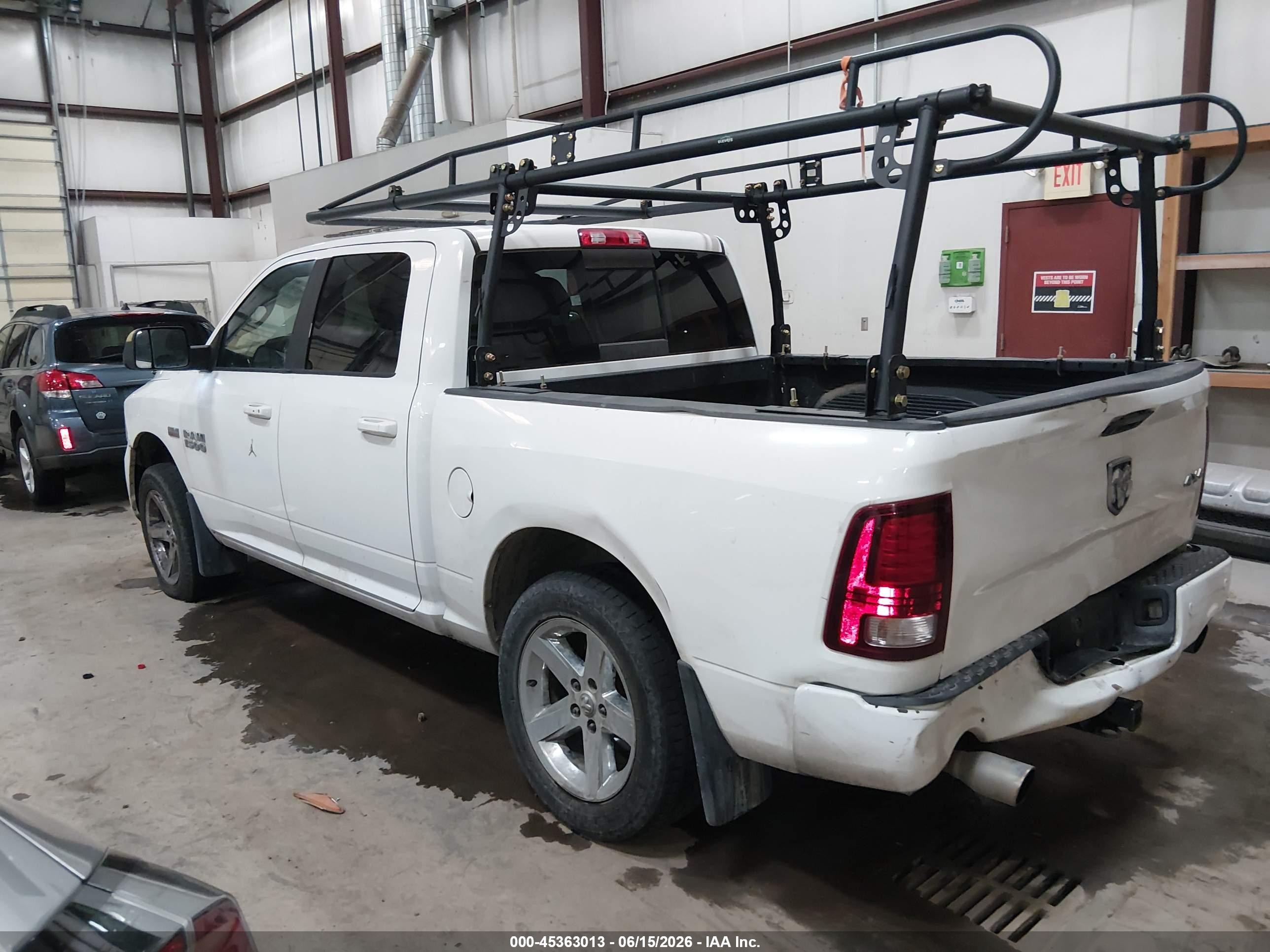 2014 Ram 1500 Sport White vin: 1C6RR7MT1ES184040