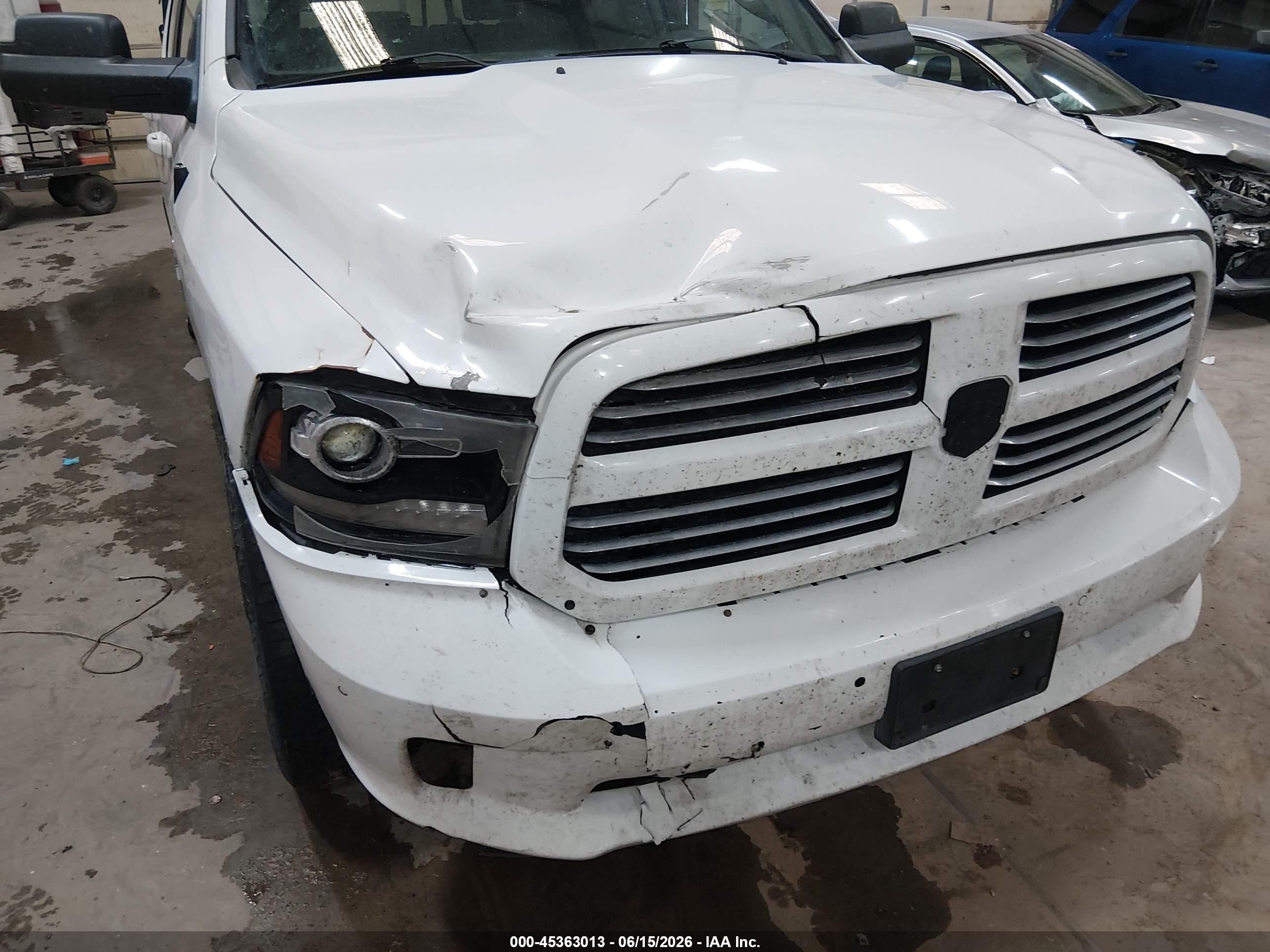 2014 Ram 1500 Sport White vin: 1C6RR7MT1ES184040