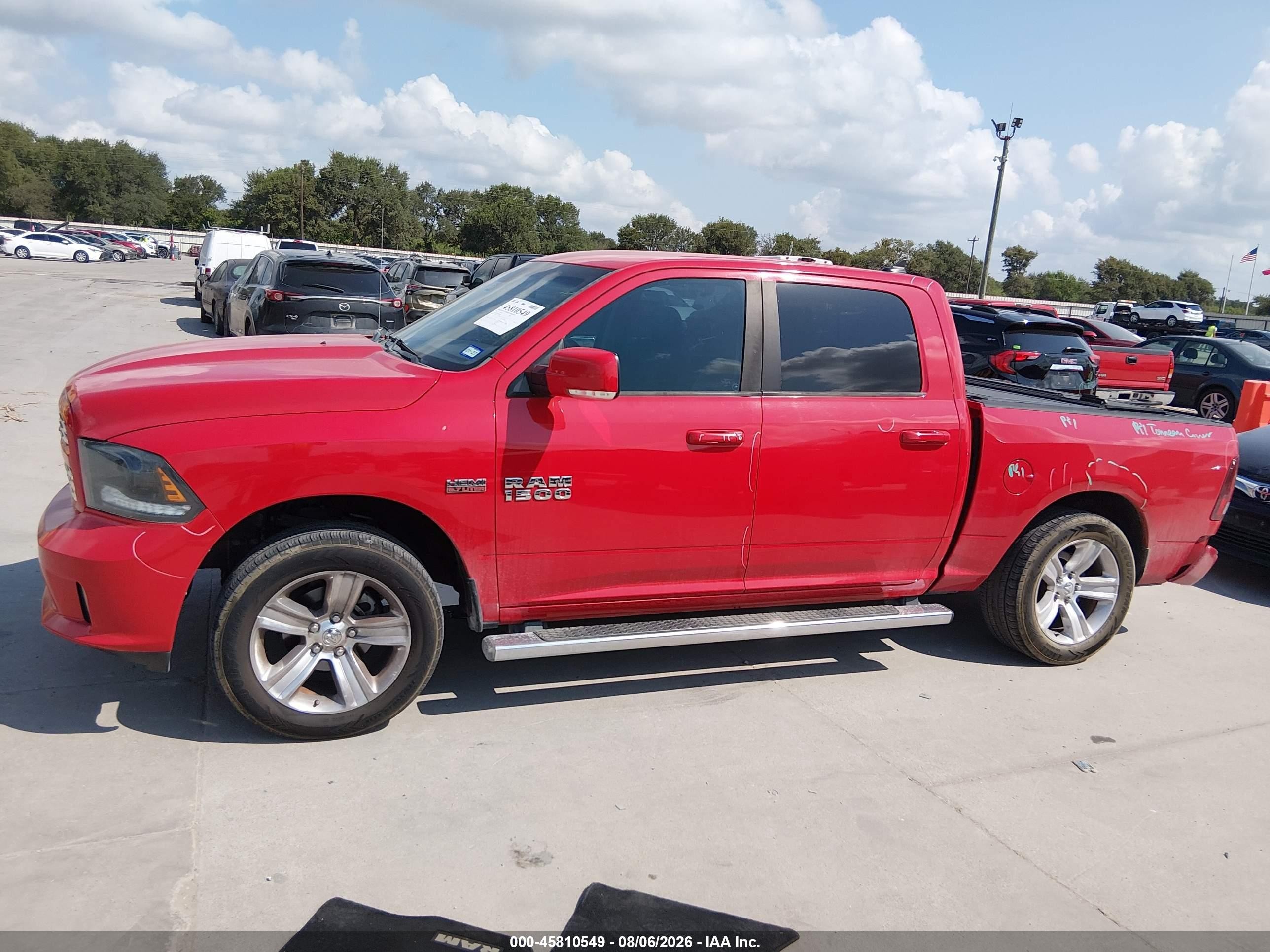 2015 Ram 1500 Sport Red vin: 1C6RR7MT1FS642807