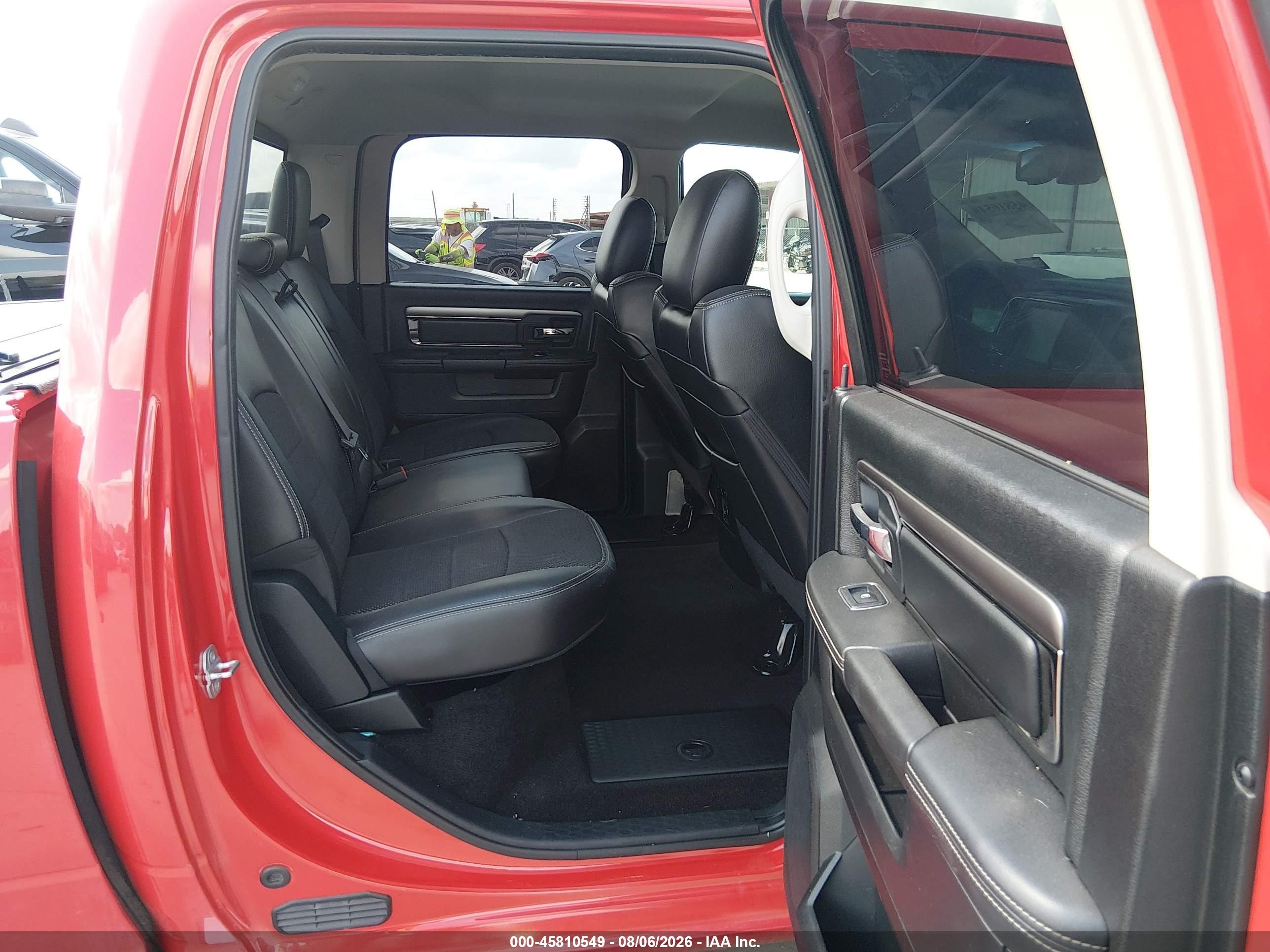 2015 Ram 1500 Sport Red vin: 1C6RR7MT1FS642807