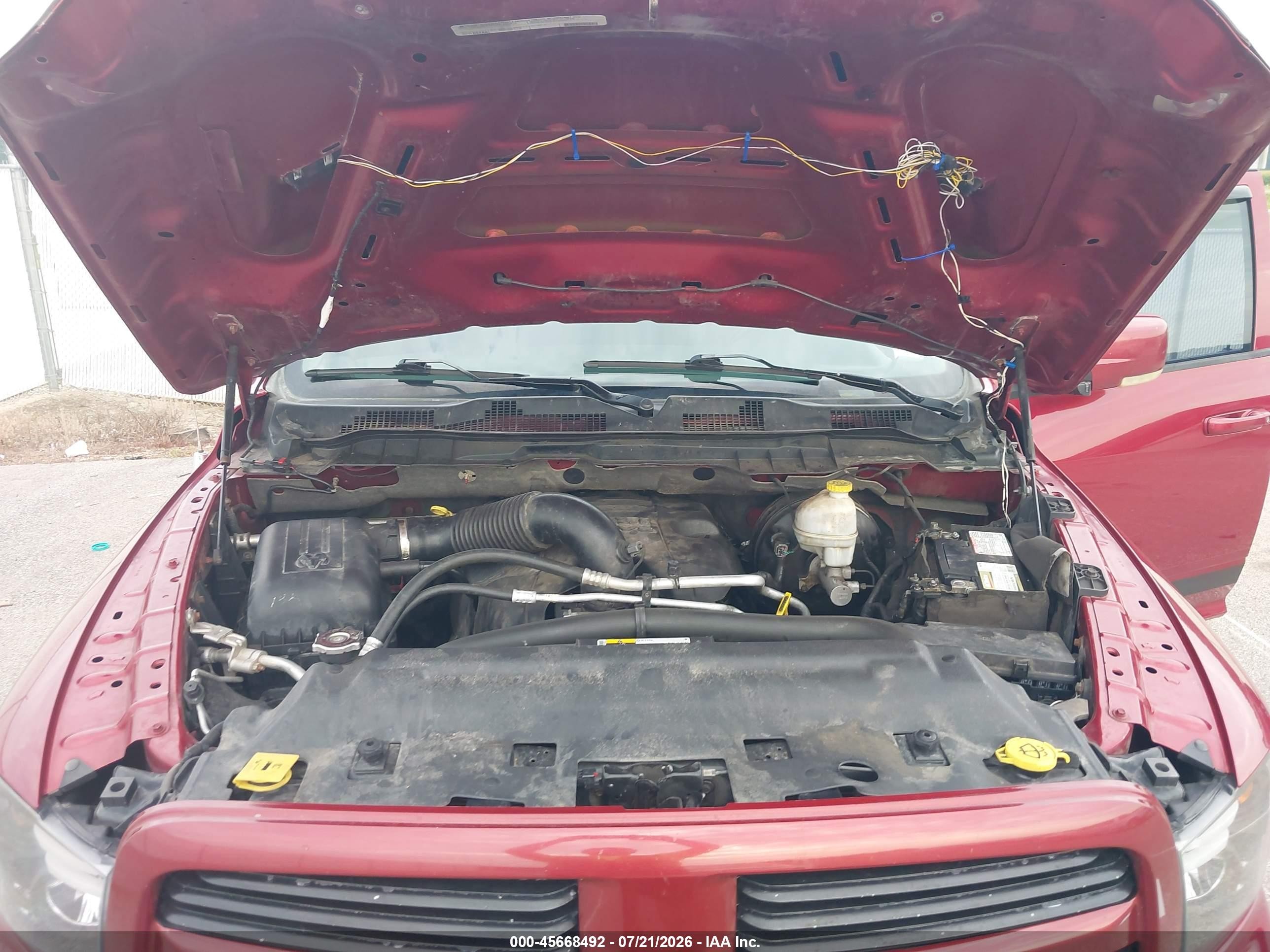 2013 Ram 1500 Sport Red vin: 1C6RR7MT2DS536220