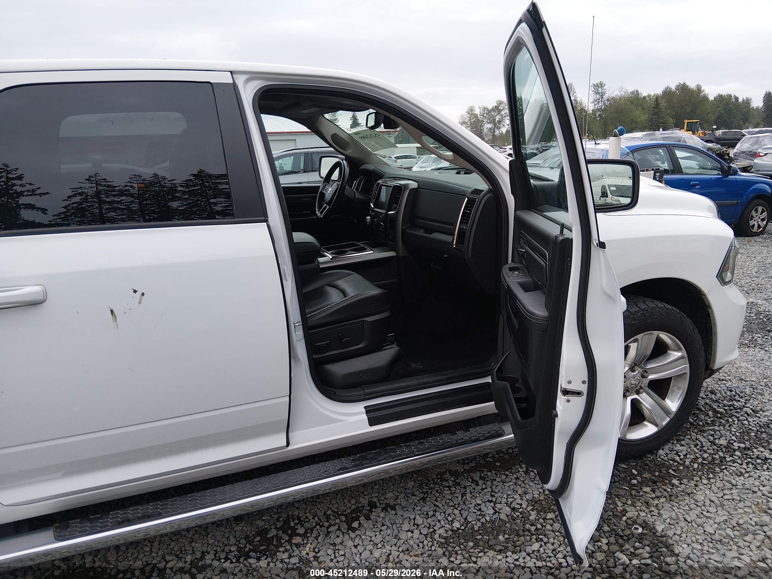 2014 Ram 1500 Sport White vin: 1C6RR7MT2ES417794
