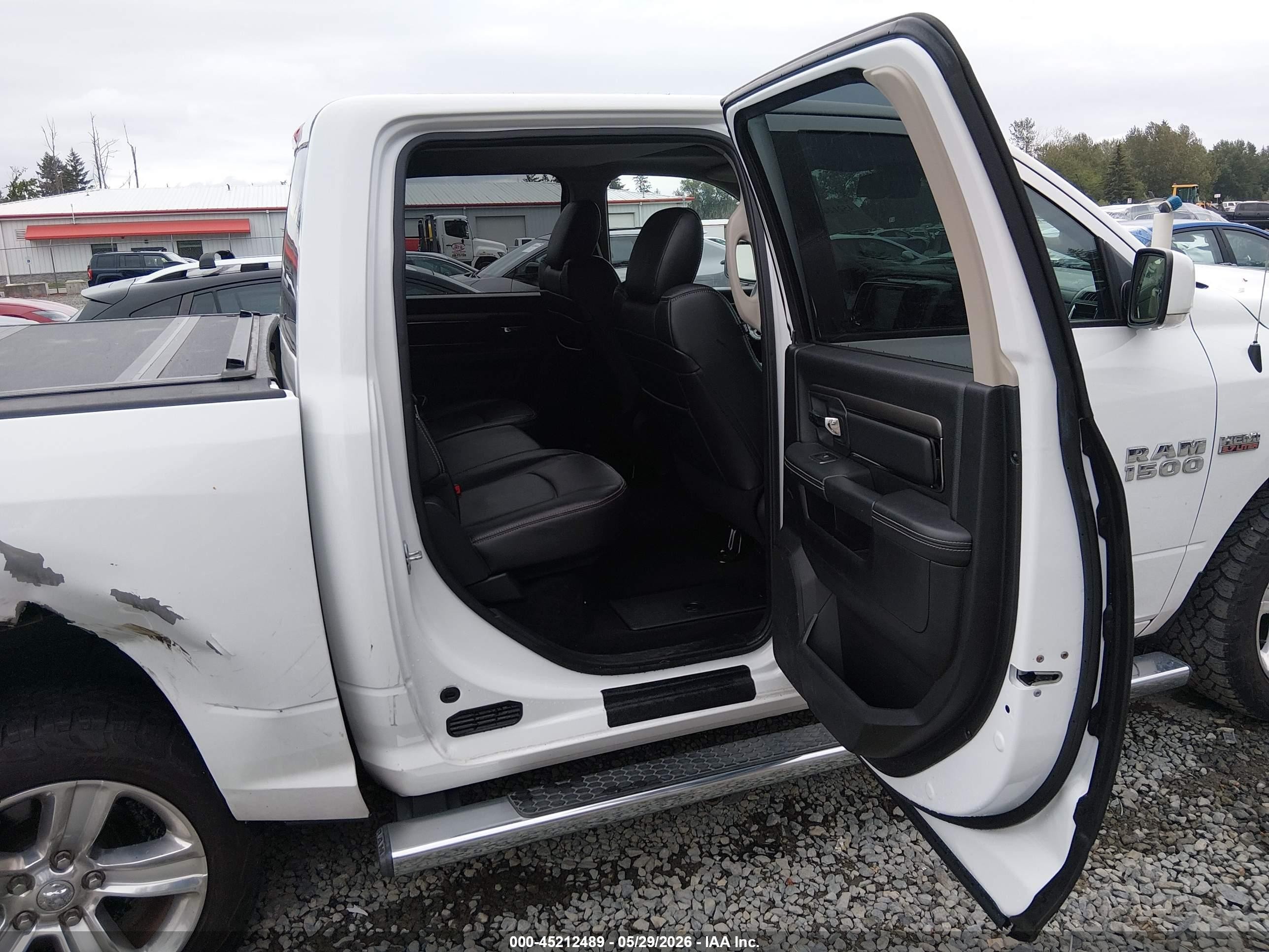 2014 Ram 1500 Sport White vin: 1C6RR7MT2ES417794