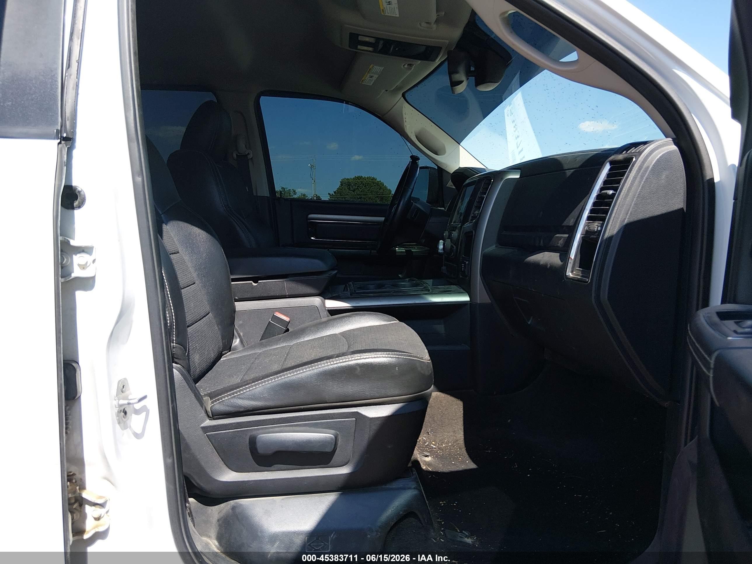 2014 Ram 1500 Sport White vin: 1C6RR7MT3ES192155
