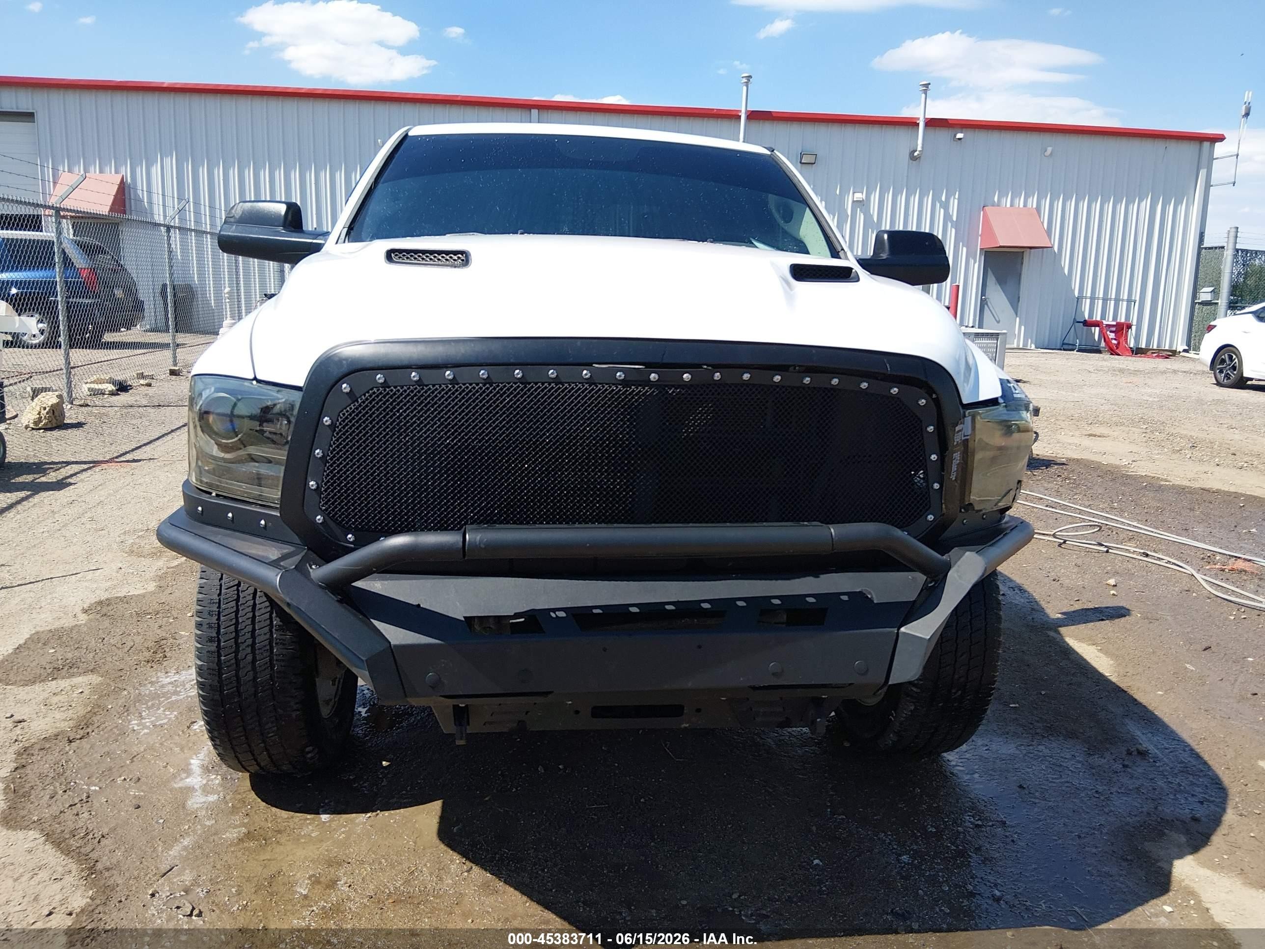 2014 Ram 1500 Sport White vin: 1C6RR7MT3ES192155