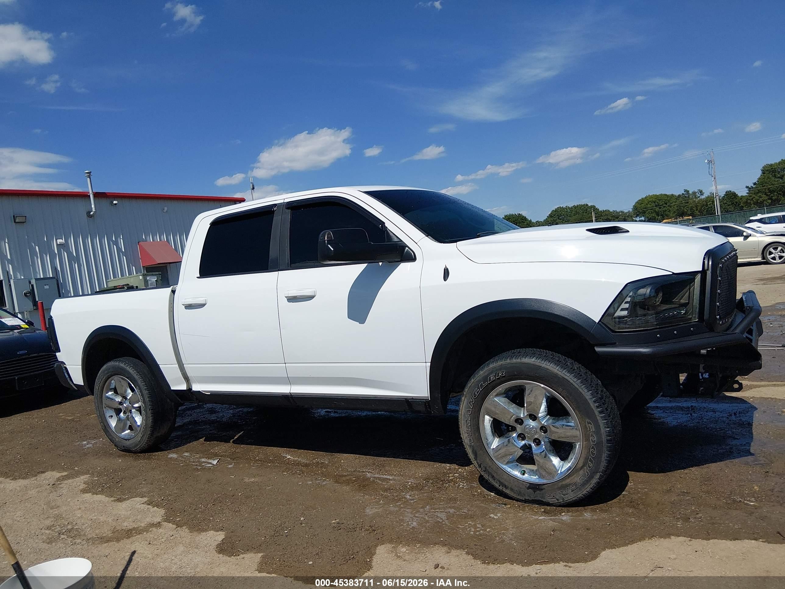 2014 Ram 1500 Sport White vin: 1C6RR7MT3ES192155