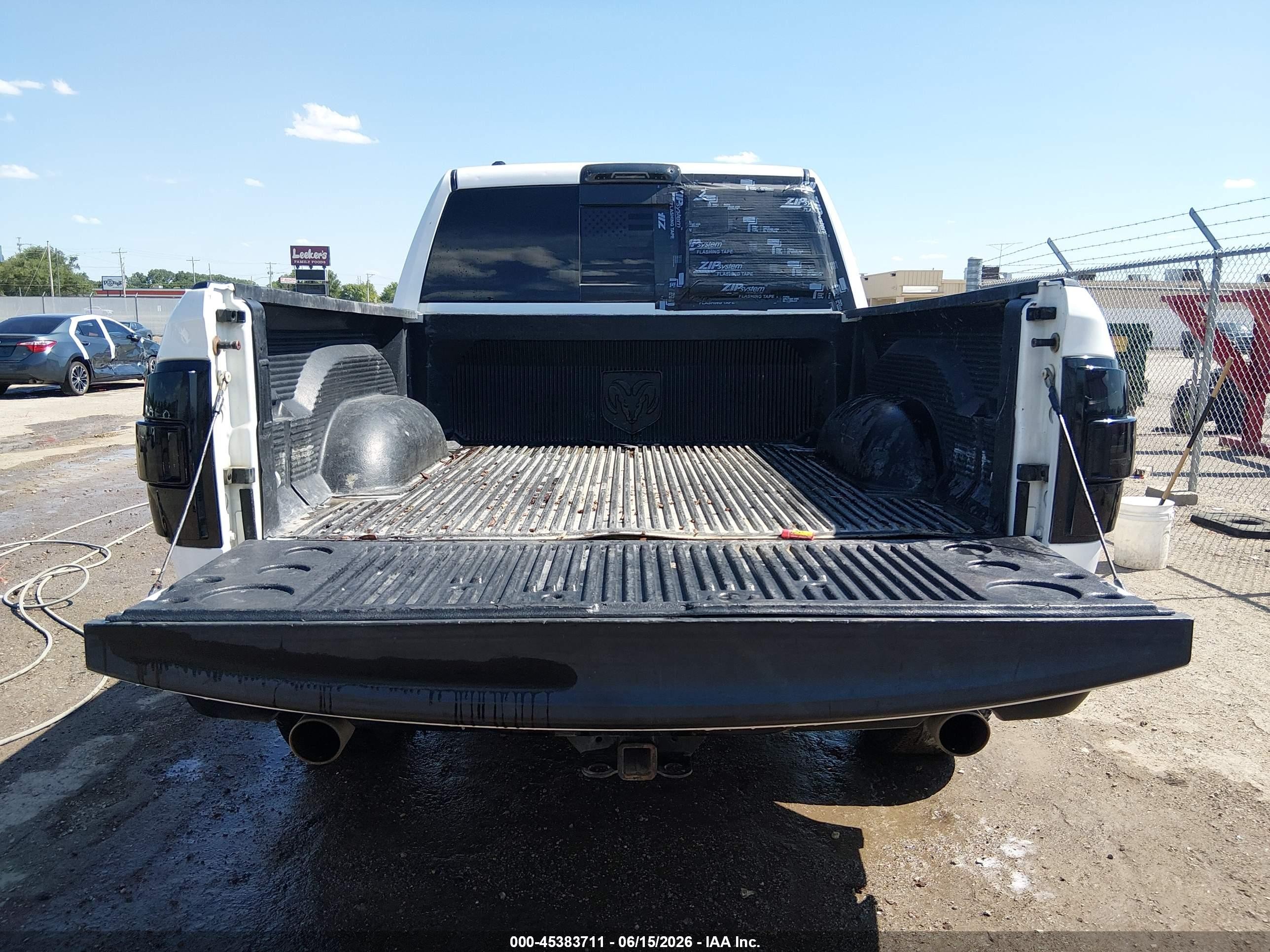 2014 Ram 1500 Sport White vin: 1C6RR7MT3ES192155