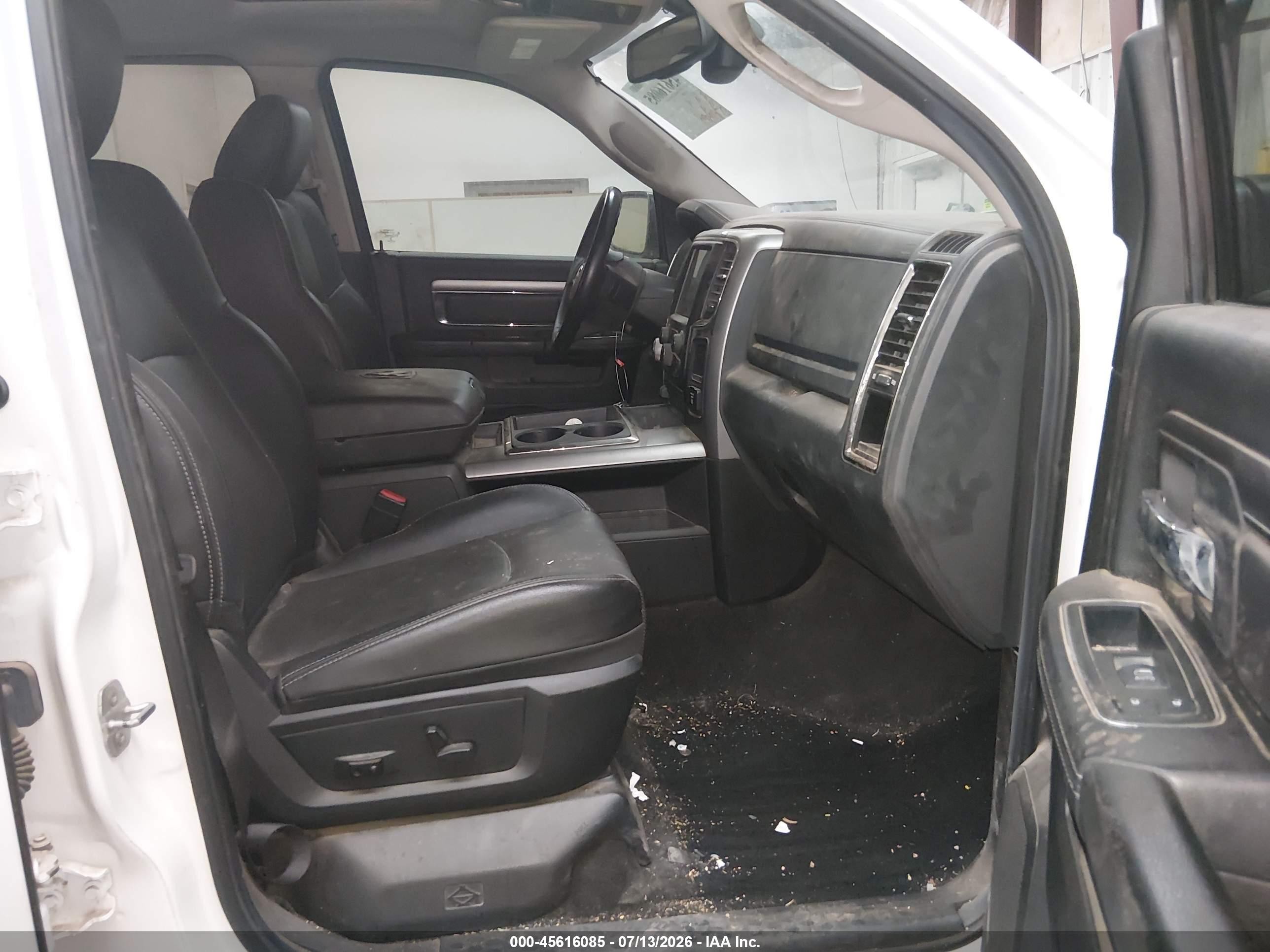 2014 Ram 1500 Sport White vin: 1C6RR7MT3ES333581