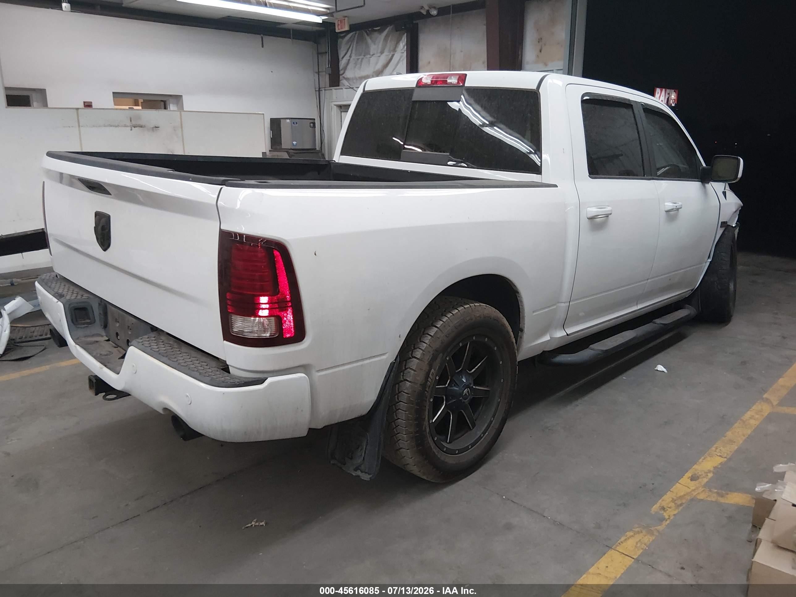 2014 Ram 1500 Sport White vin: 1C6RR7MT3ES333581