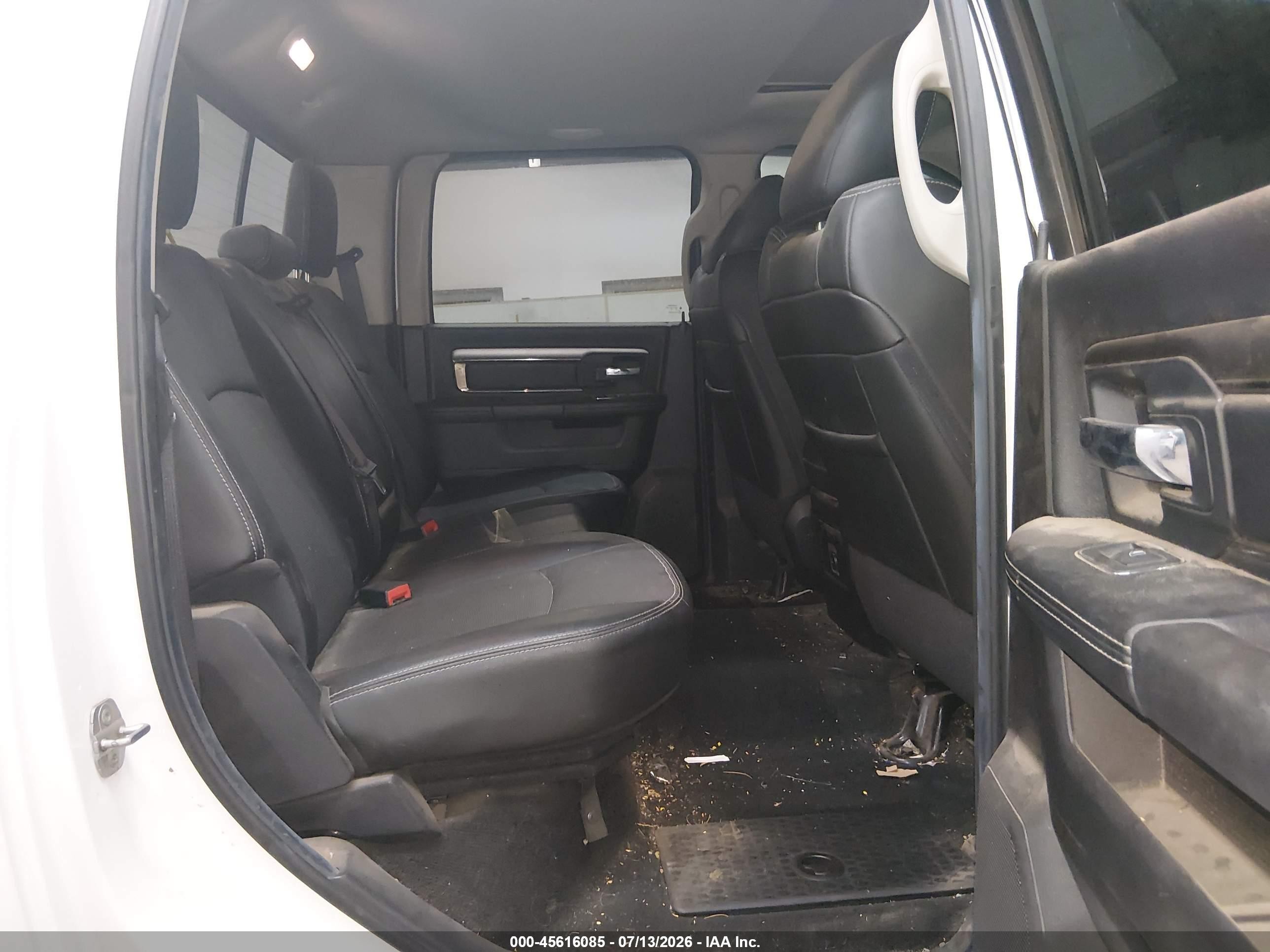 2014 Ram 1500 Sport White vin: 1C6RR7MT3ES333581
