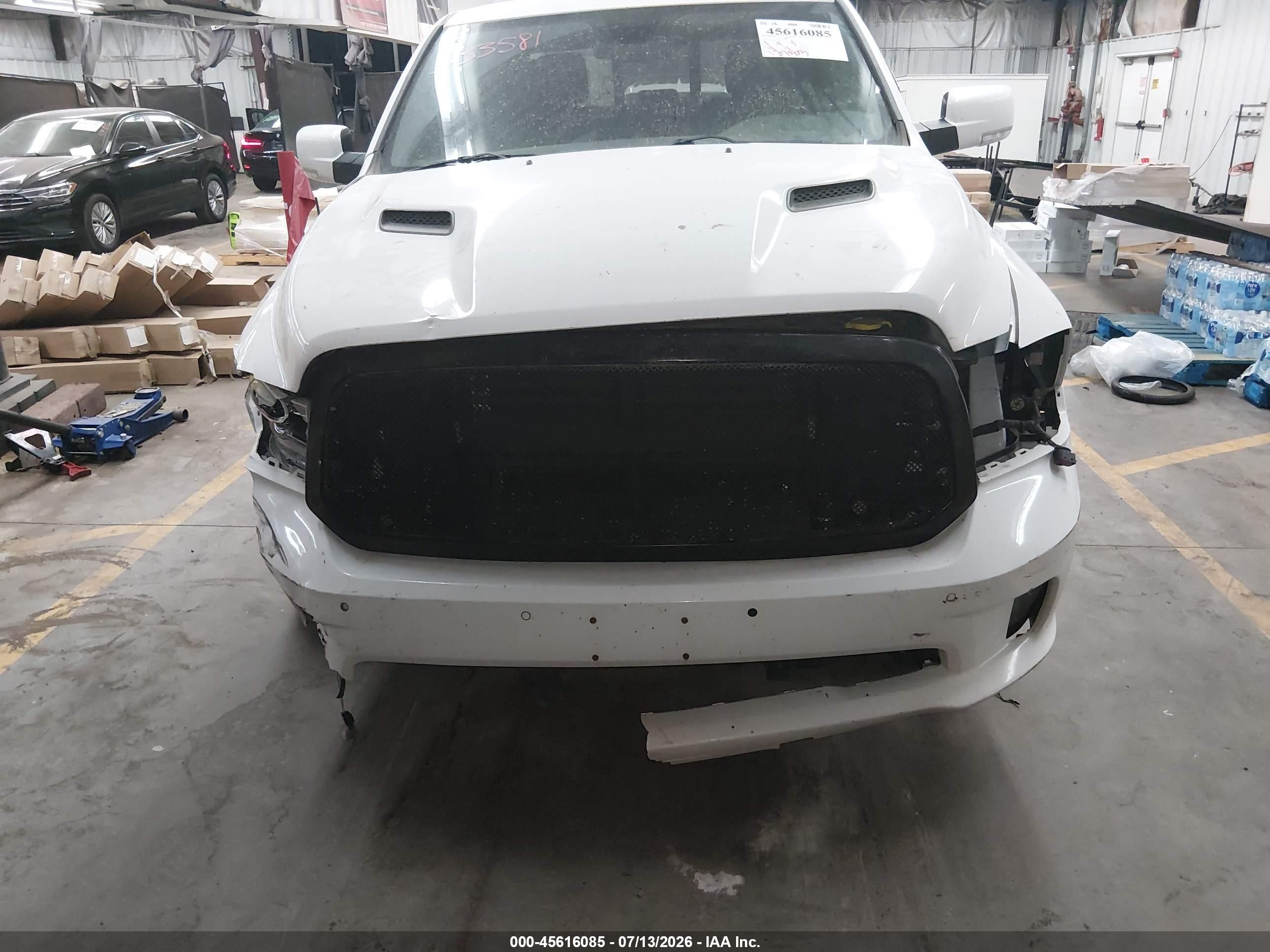 2014 Ram 1500 Sport White vin: 1C6RR7MT3ES333581