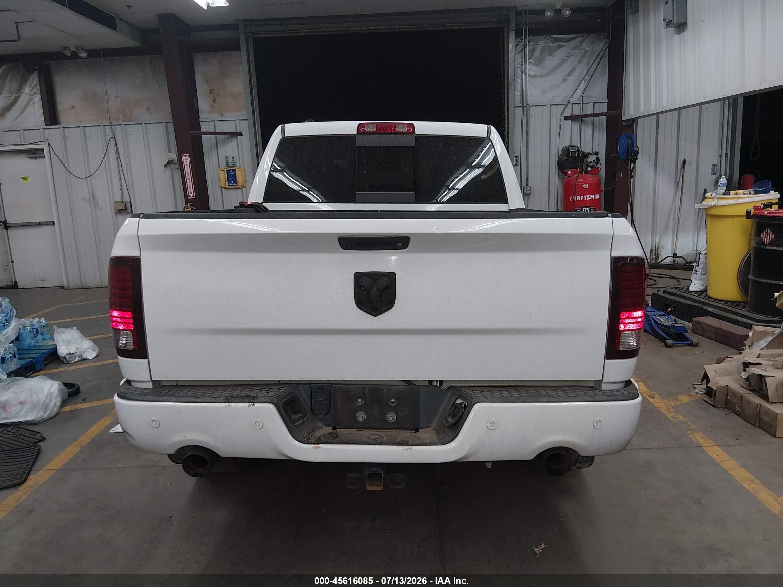 2014 Ram 1500 Sport White vin: 1C6RR7MT3ES333581