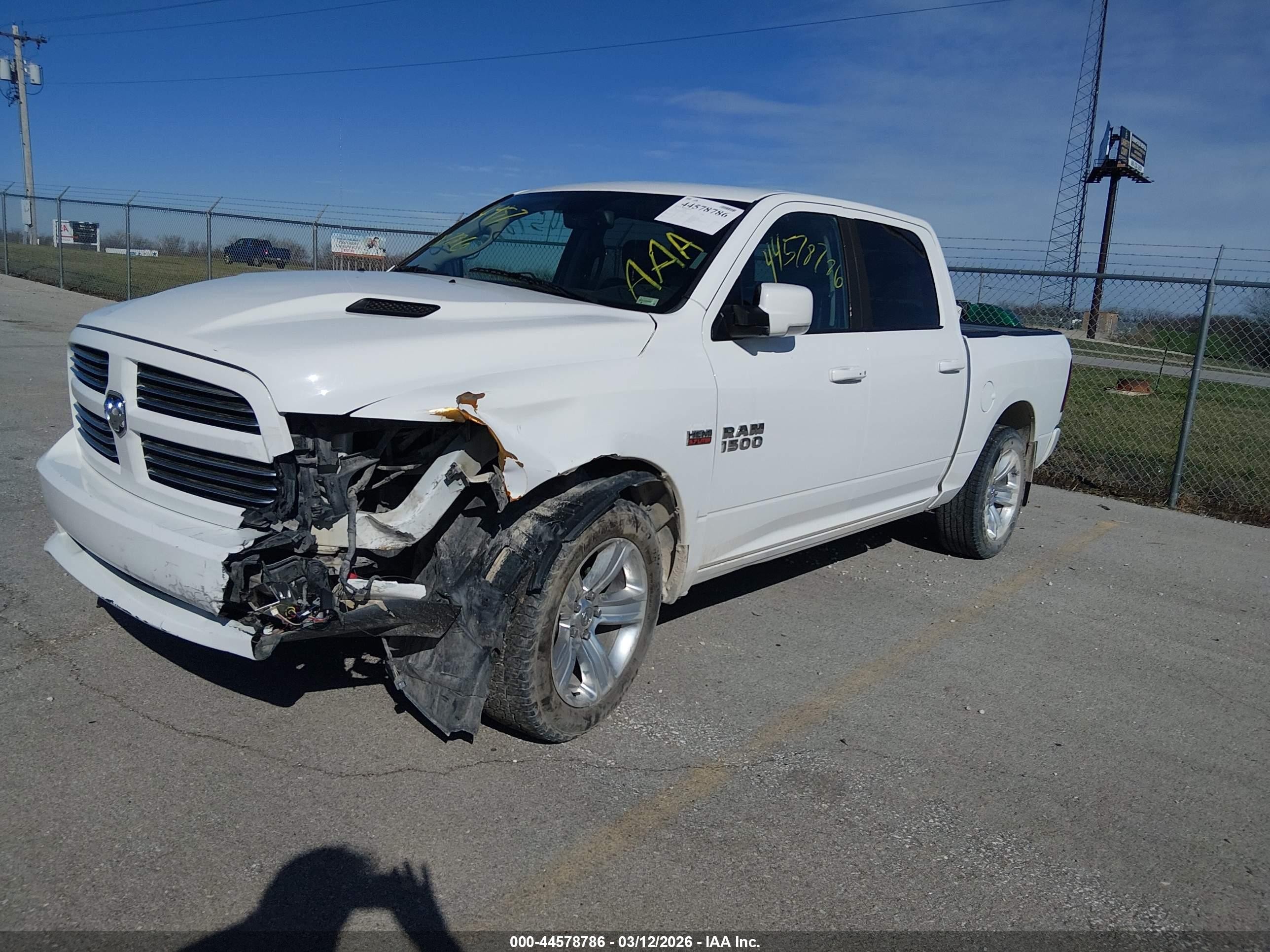 2014 Ram 1500 Sport White vin: 1C6RR7MT3ES461321