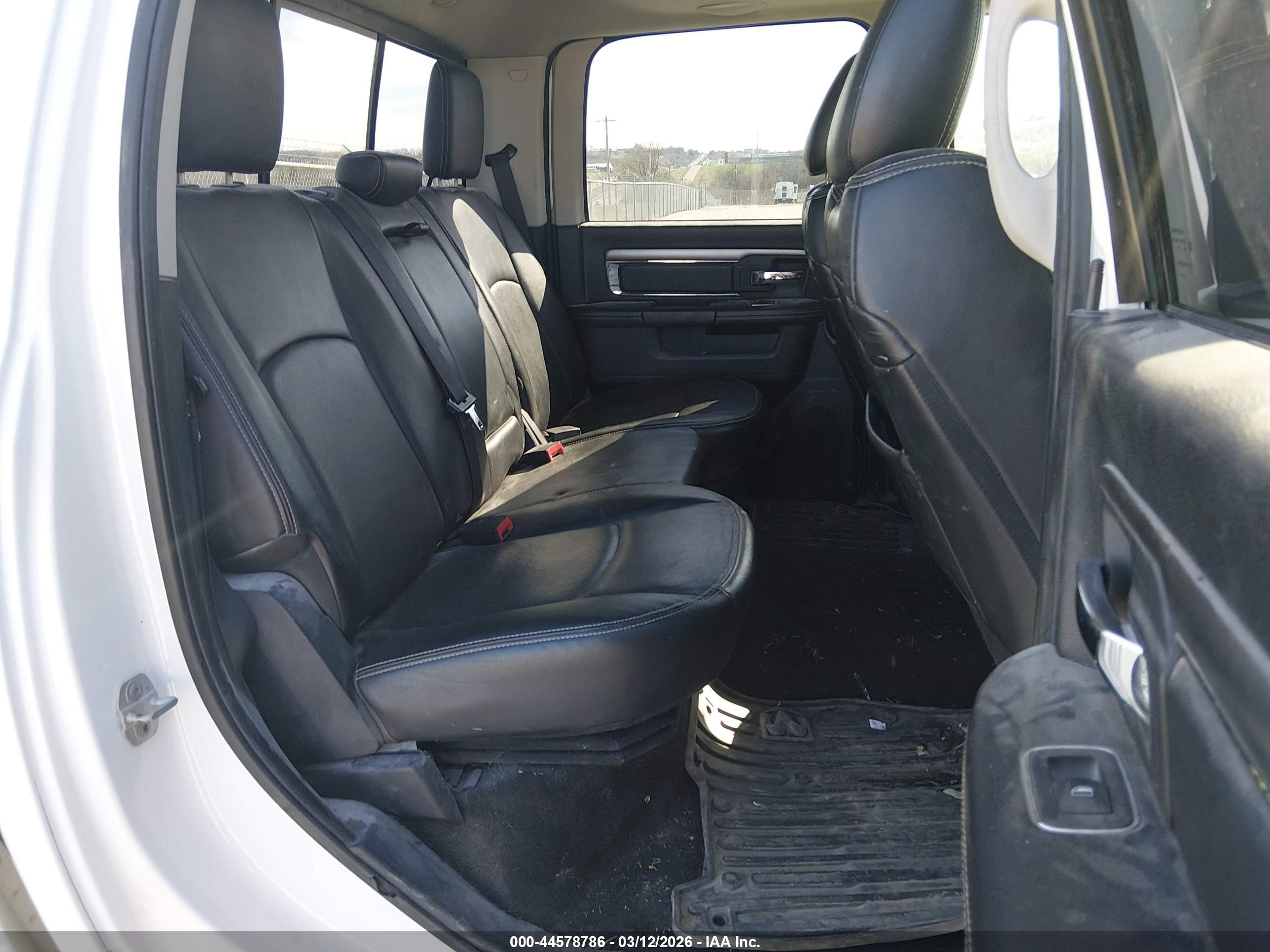 2014 Ram 1500 Sport White vin: 1C6RR7MT3ES461321