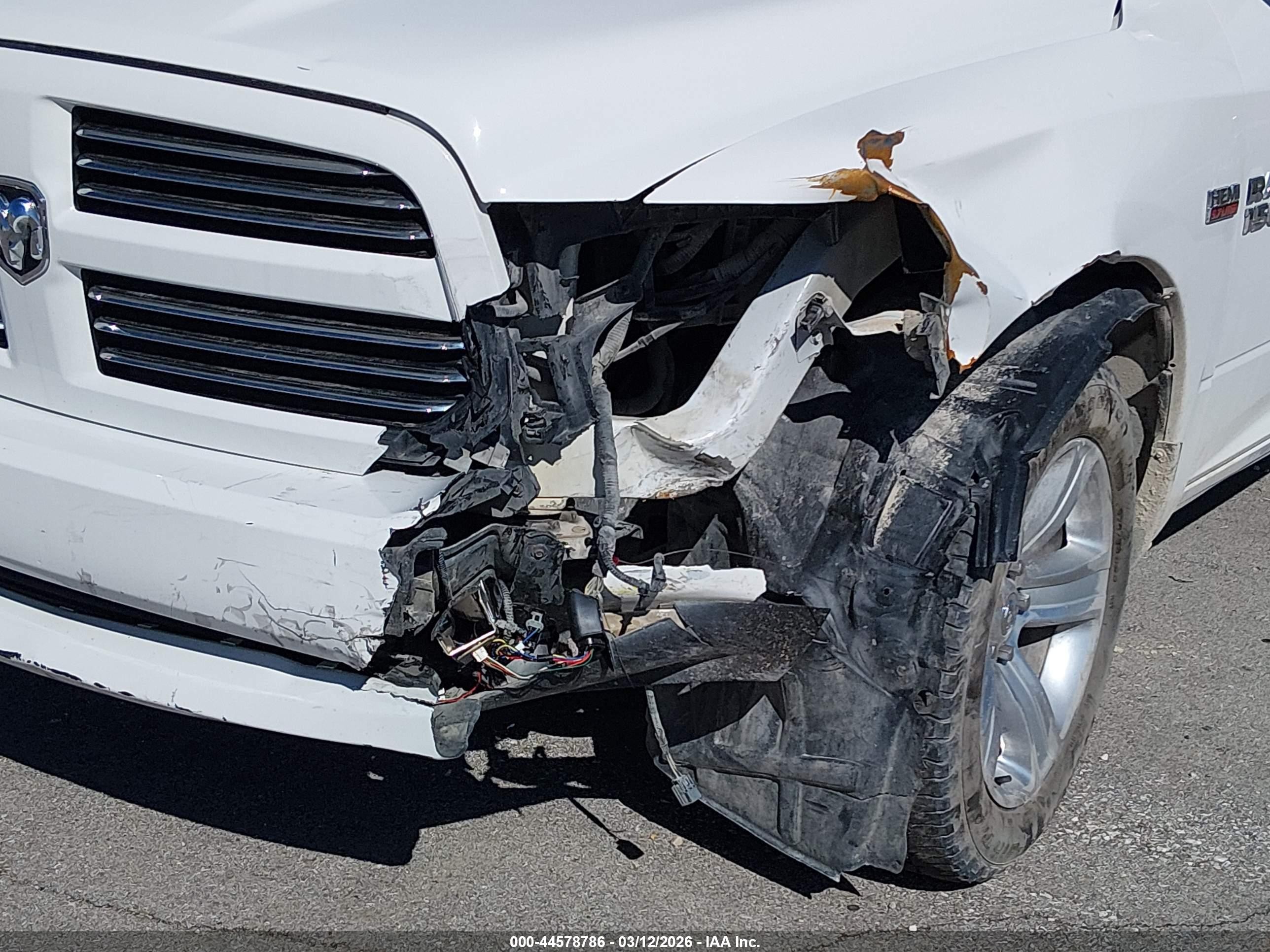 2014 Ram 1500 Sport White vin: 1C6RR7MT3ES461321