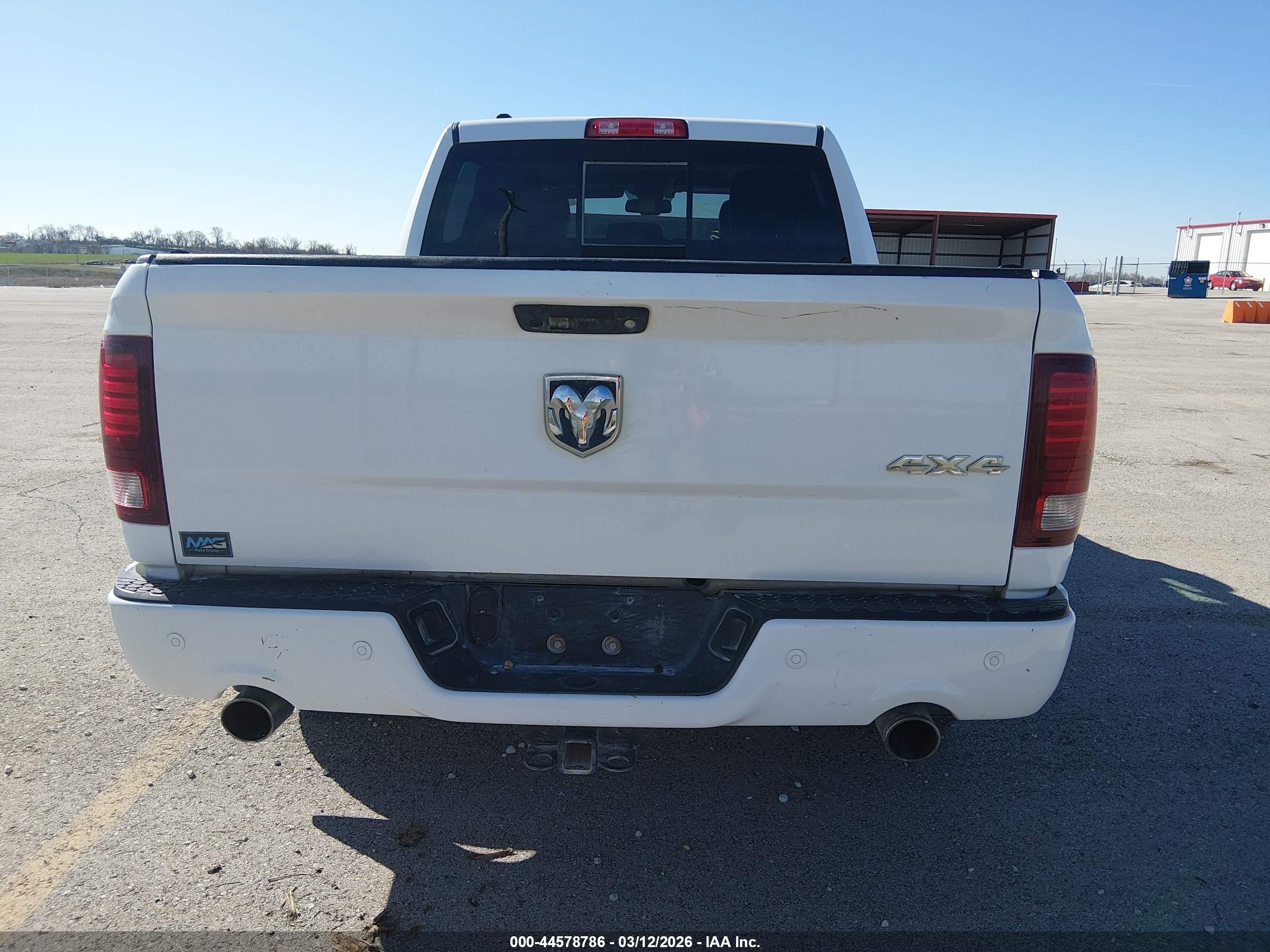 2014 Ram 1500 Sport White vin: 1C6RR7MT3ES461321