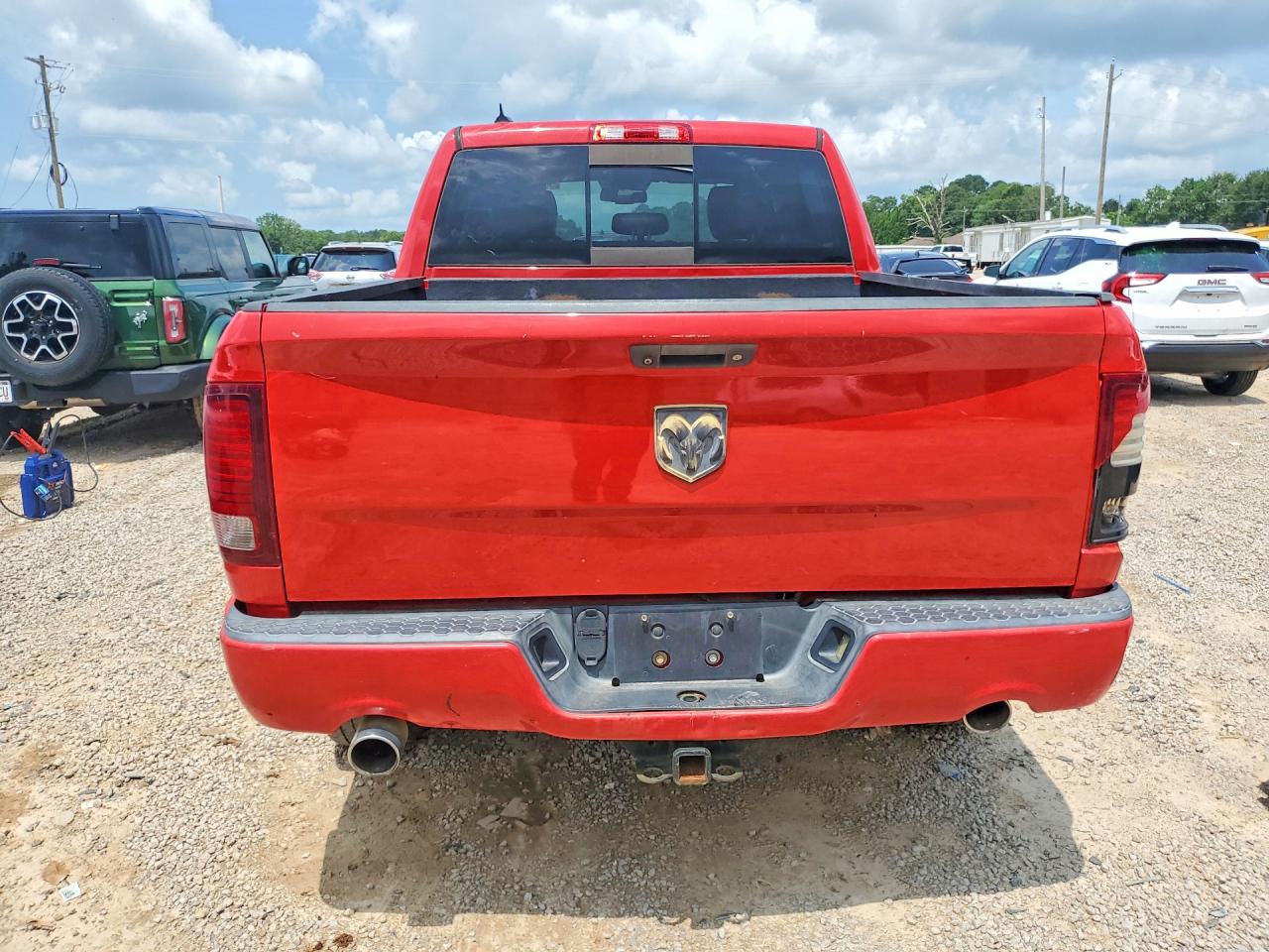 2015 Ram 1500 Sport Red vin: 1C6RR7MT3FS719385