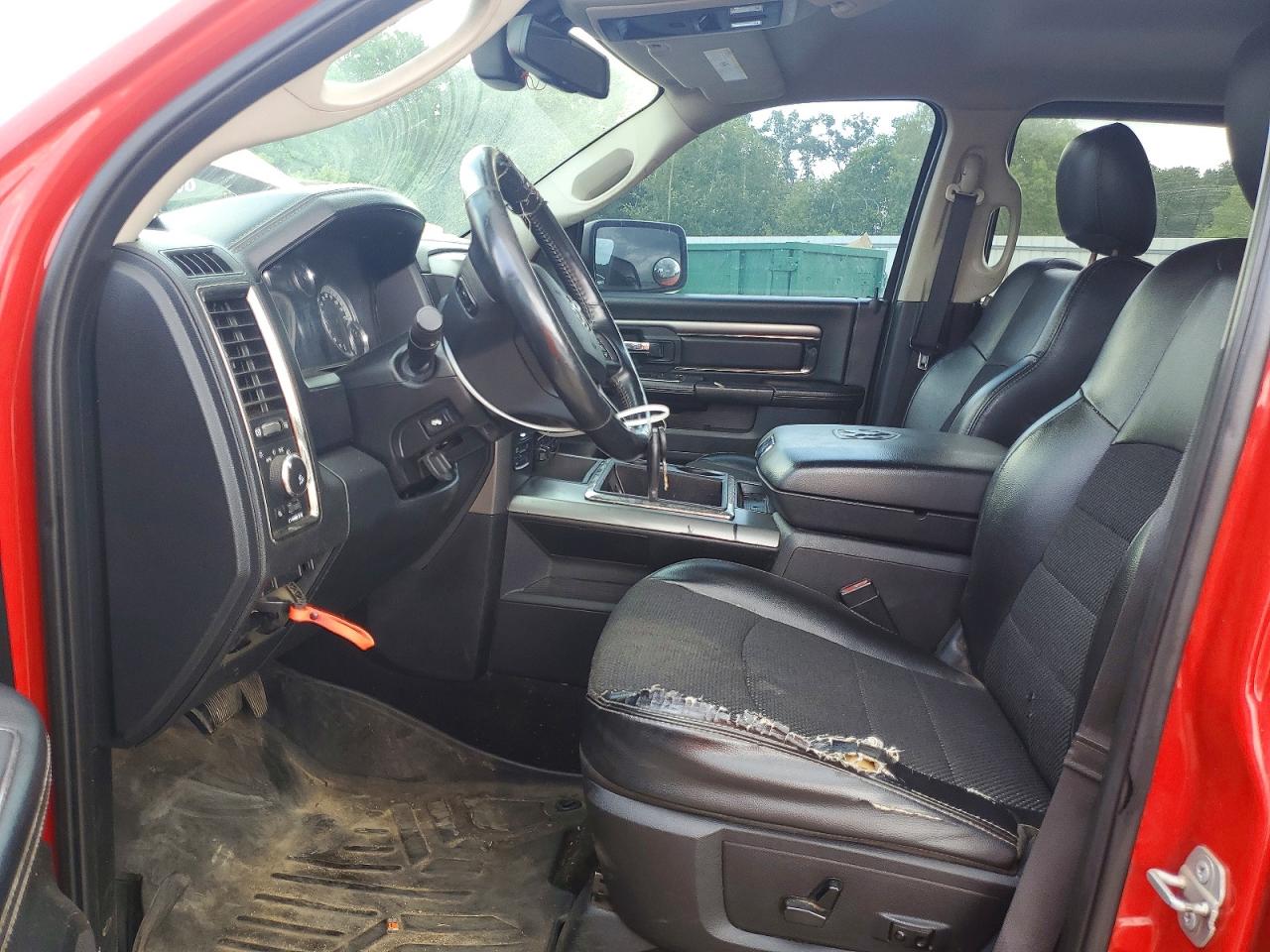 2015 Ram 1500 Sport Red vin: 1C6RR7MT3FS719385