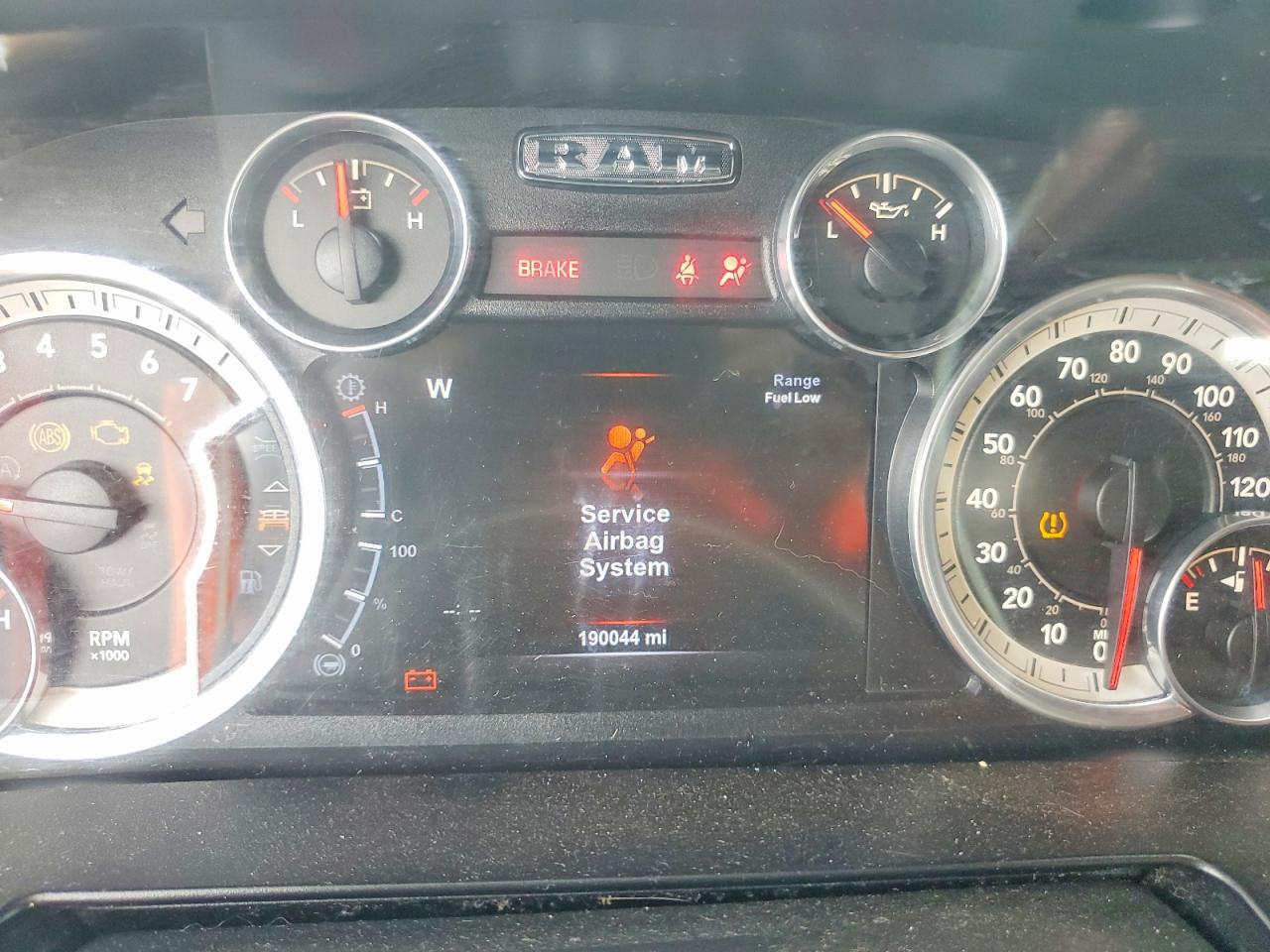 2015 Ram 1500 Sport Red vin: 1C6RR7MT3FS719385