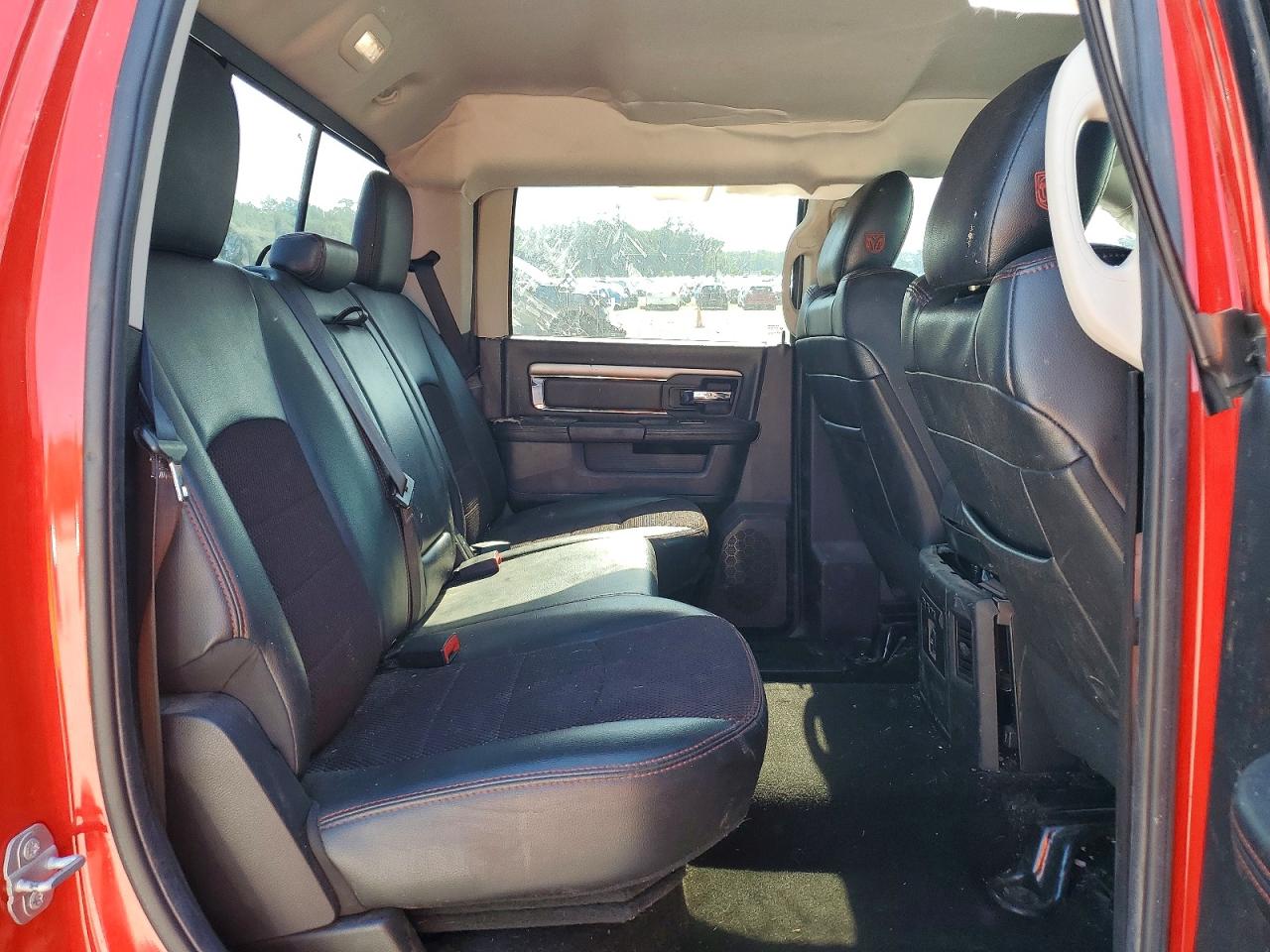 2016 Ram 1500 Sport Red vin: 1C6RR7MT4GS215185