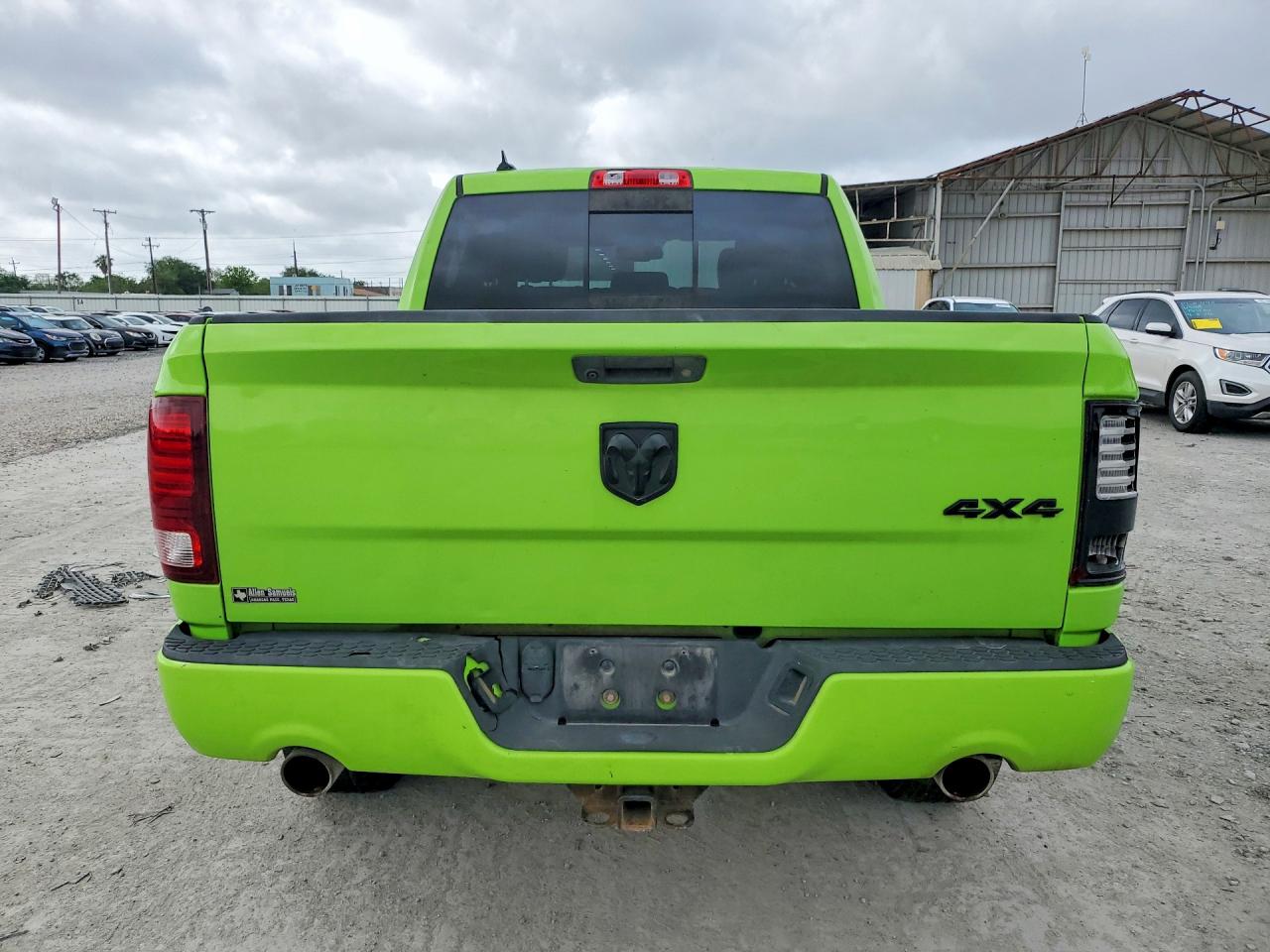 2017 Ram 1500 Sport Green vin: 1C6RR7MT5HS810371