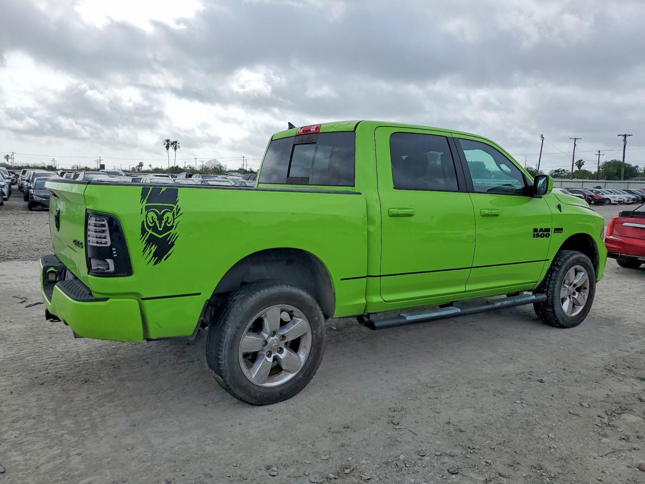 2017 Ram 1500 Sport Green vin: 1C6RR7MT5HS810371