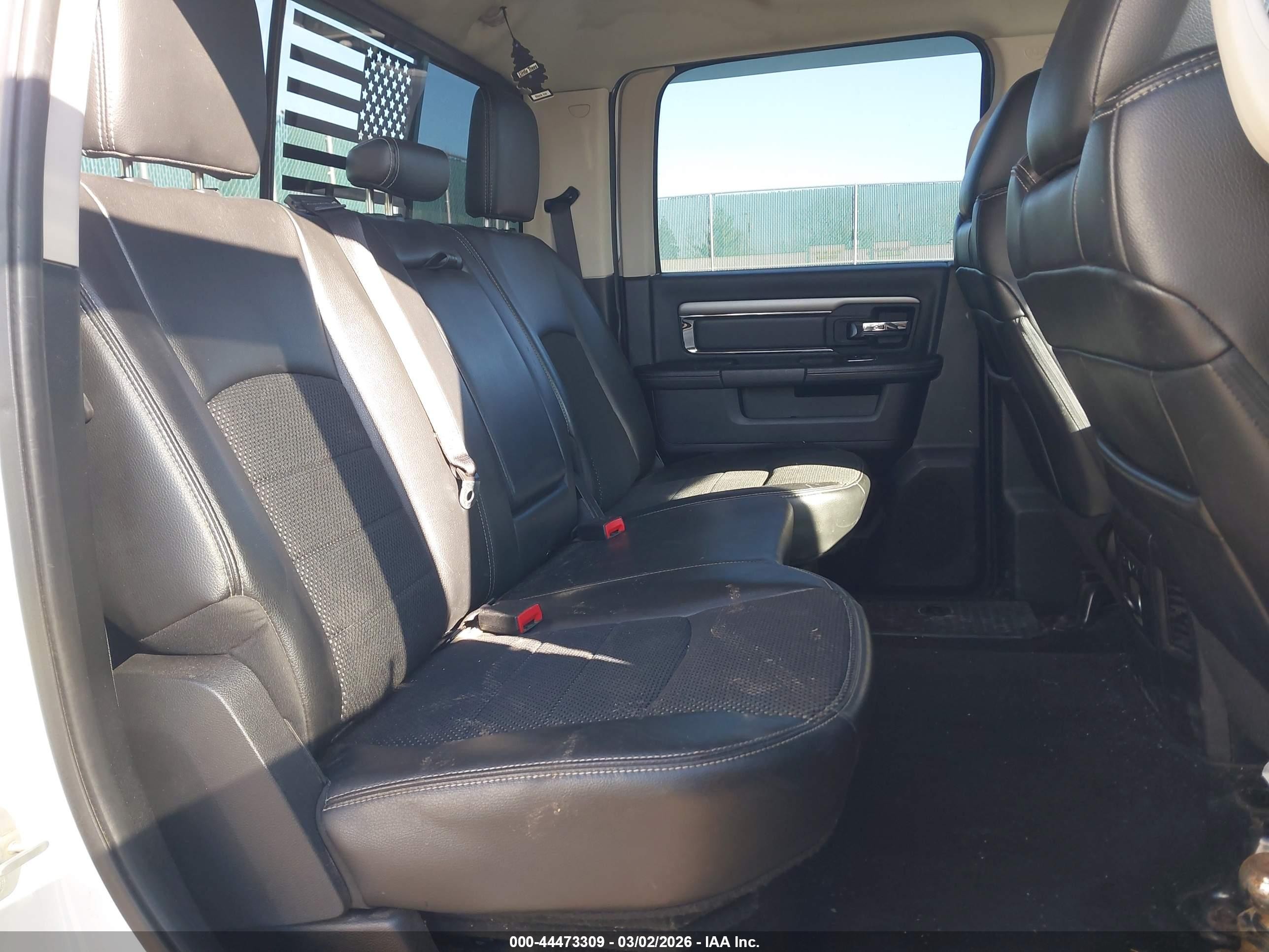 2014 Ram 1500 Sport White vin: 1C6RR7MT6ES112055