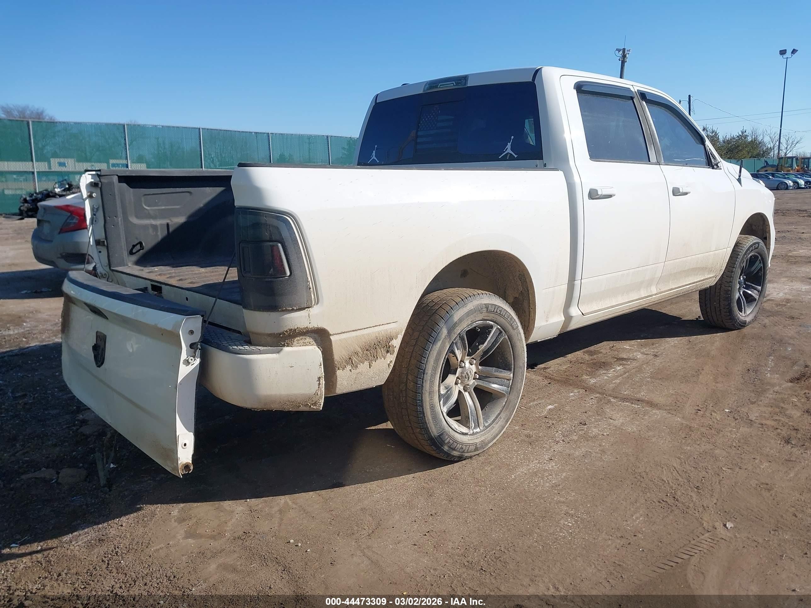 2014 Ram 1500 Sport White vin: 1C6RR7MT6ES112055