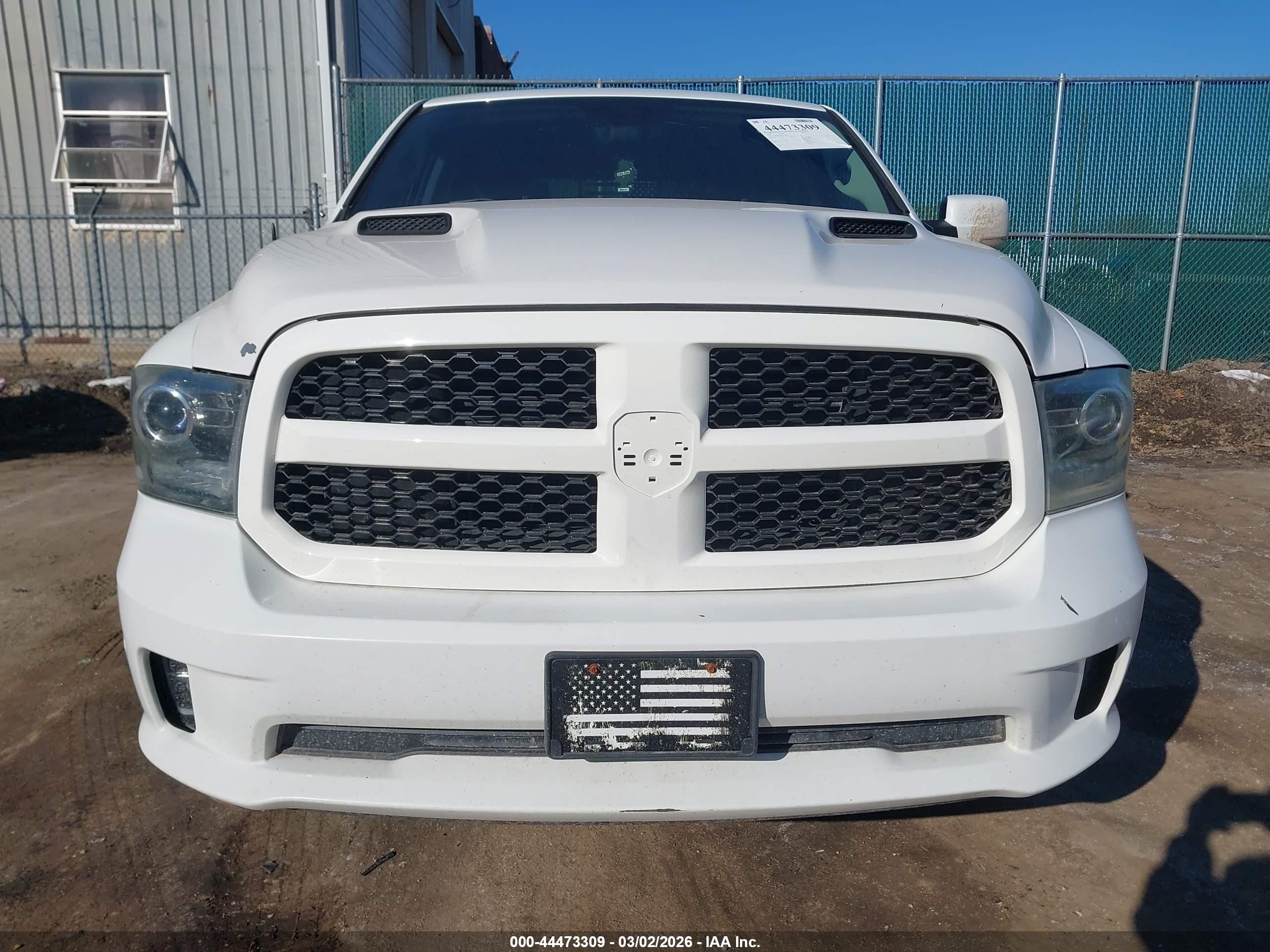 2014 Ram 1500 Sport White vin: 1C6RR7MT6ES112055
