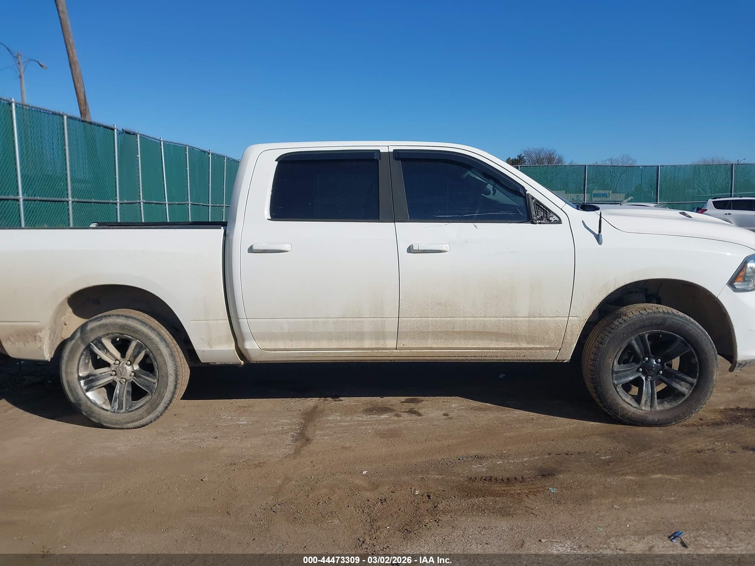 2014 Ram 1500 Sport White vin: 1C6RR7MT6ES112055