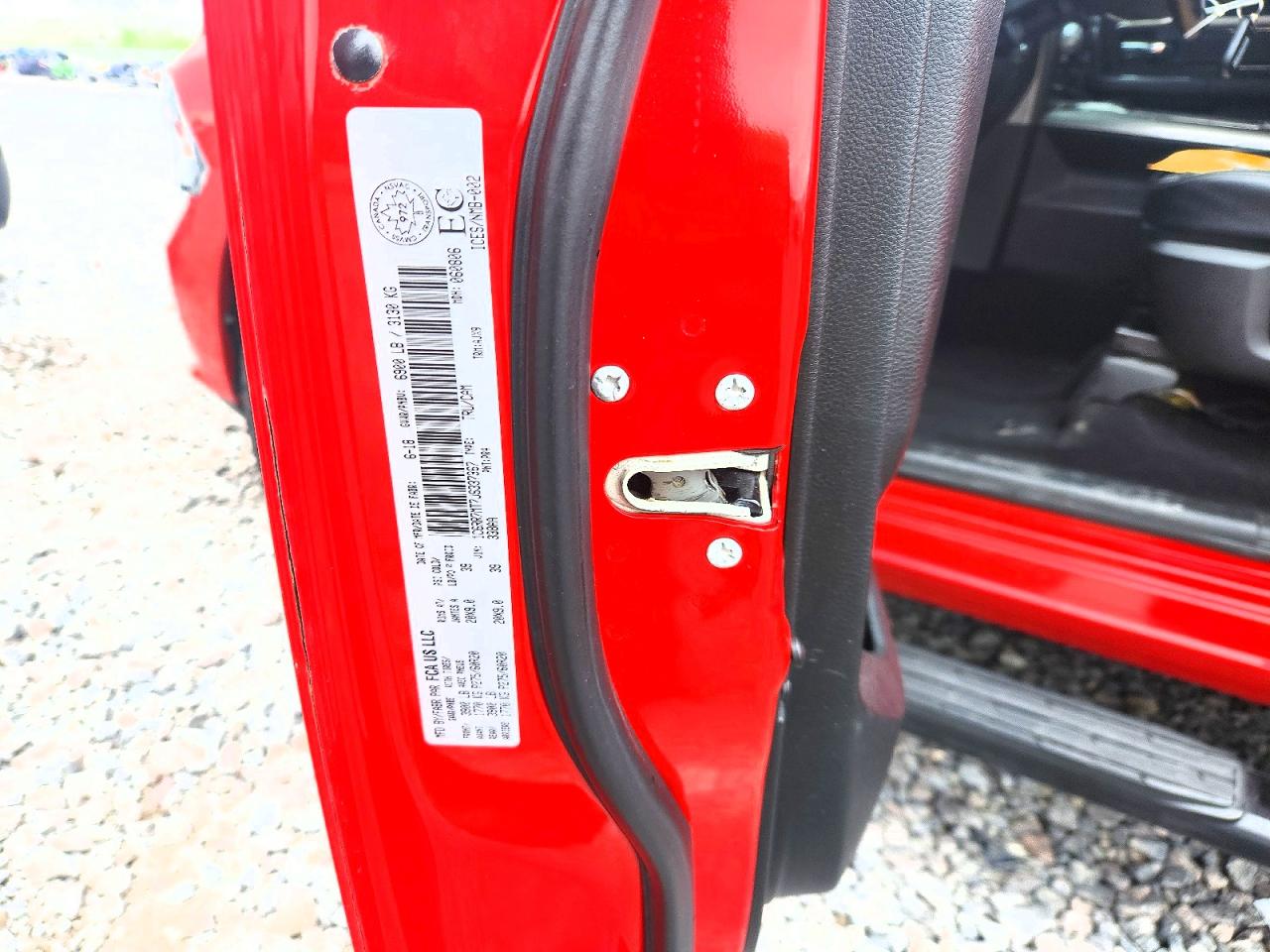 2018 Ram 1500 Sport Red vin: 1C6RR7MT7JS337367