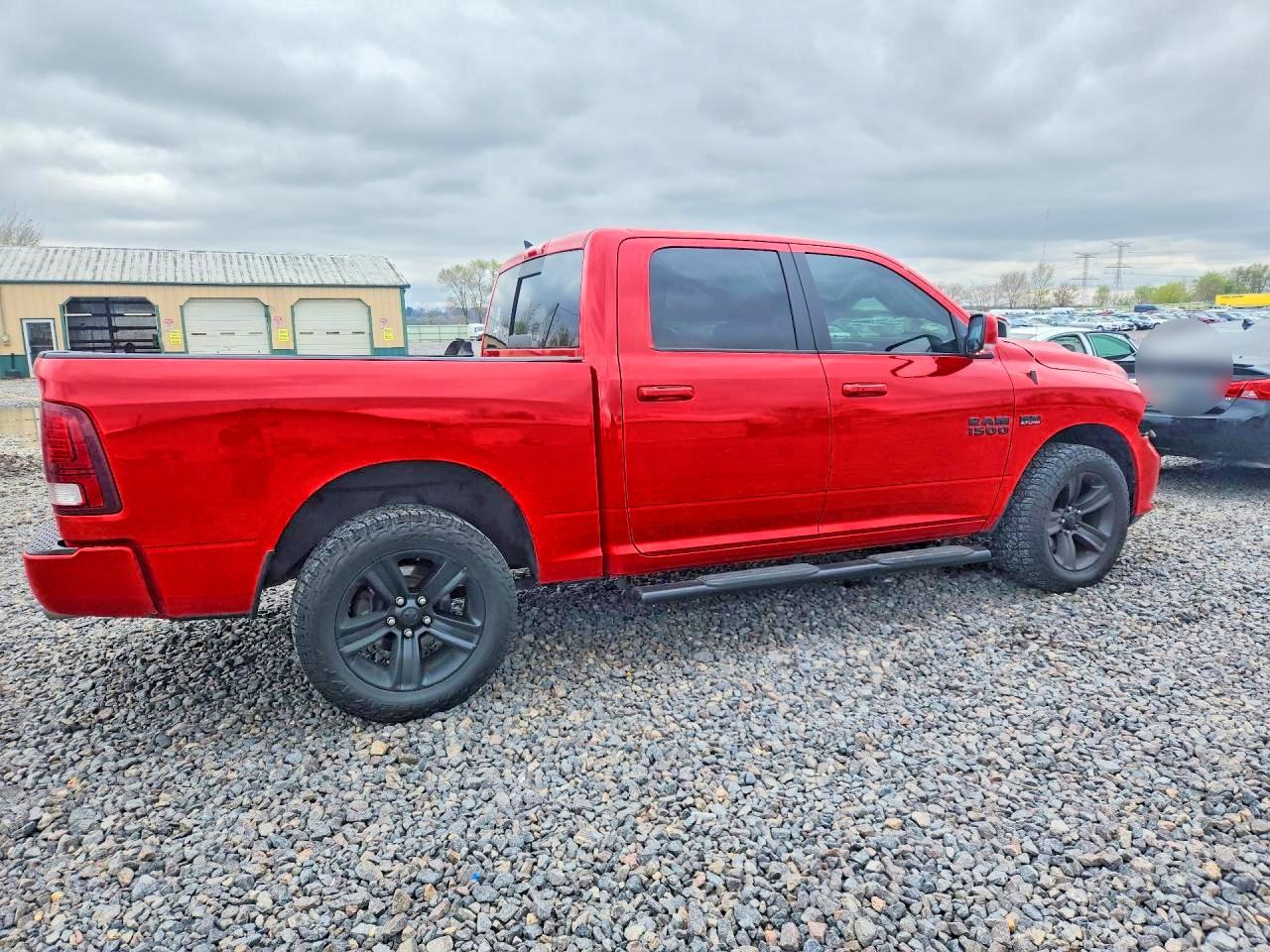2018 Ram 1500 Sport Red vin: 1C6RR7MT7JS337367