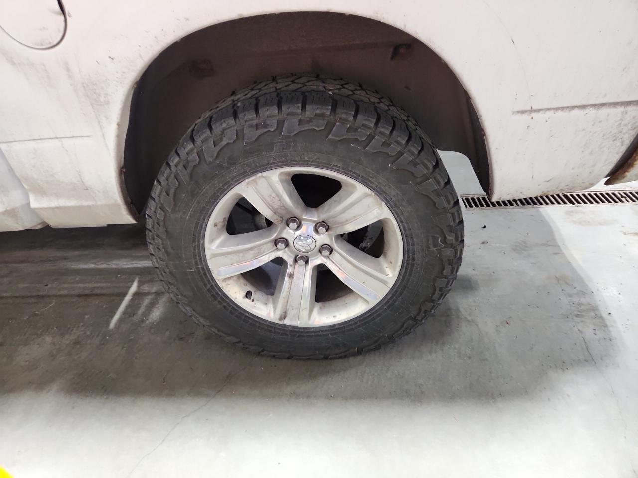 2013 Ram 1500 Sport White vin: 1C6RR7MT8DS552132 Damage: Left Rear Wheel, Curb Rash, 5 To 6 Inches