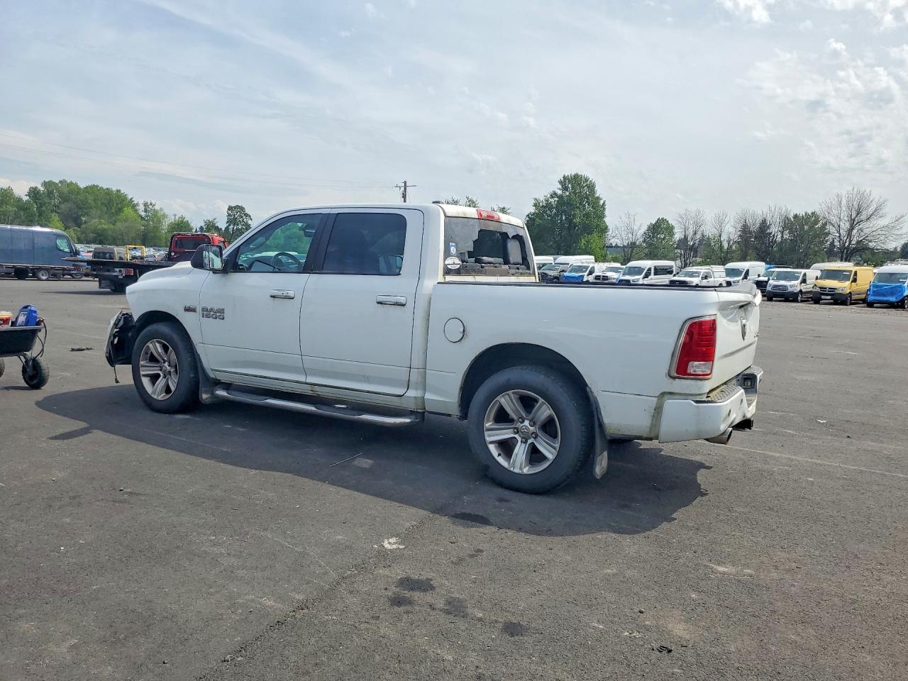 2013 Ram 1500 Sport White vin: 1C6RR7MT8DS569948