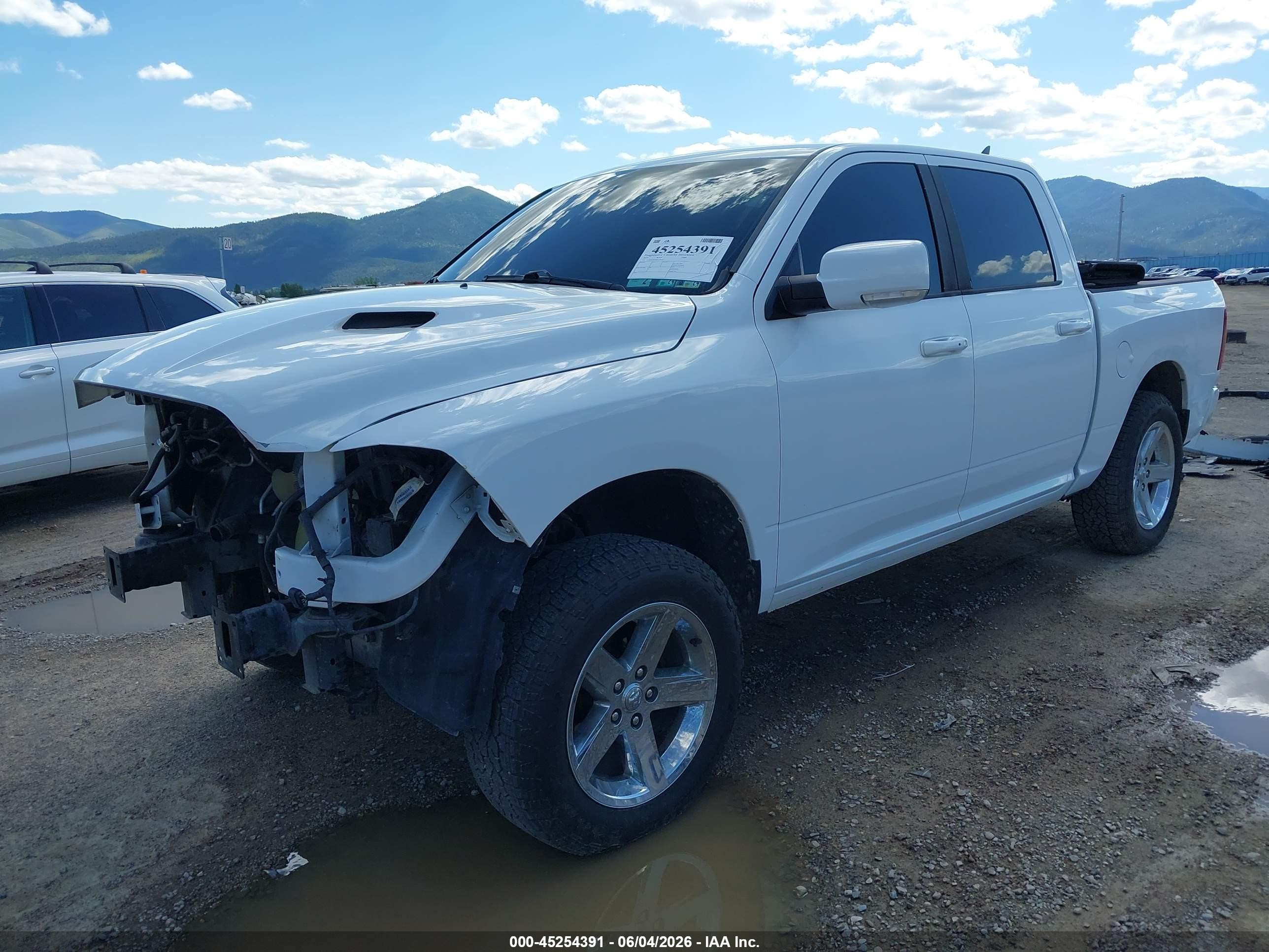 2014 Ram 1500 Sport White vin: 1C6RR7MT8ES110923