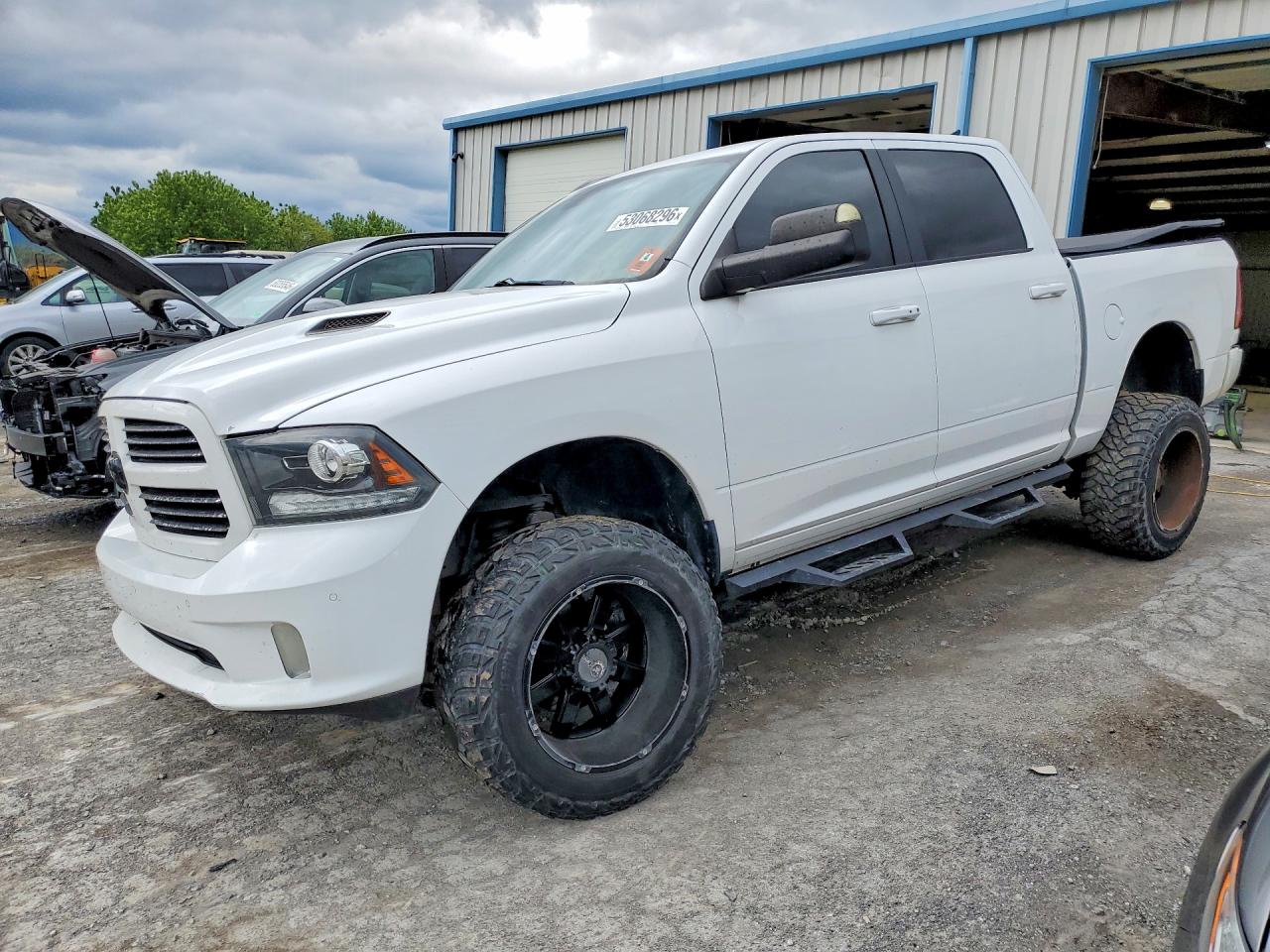 2014 Ram 1500 Sport White vin: 1C6RR7MT8ES217115