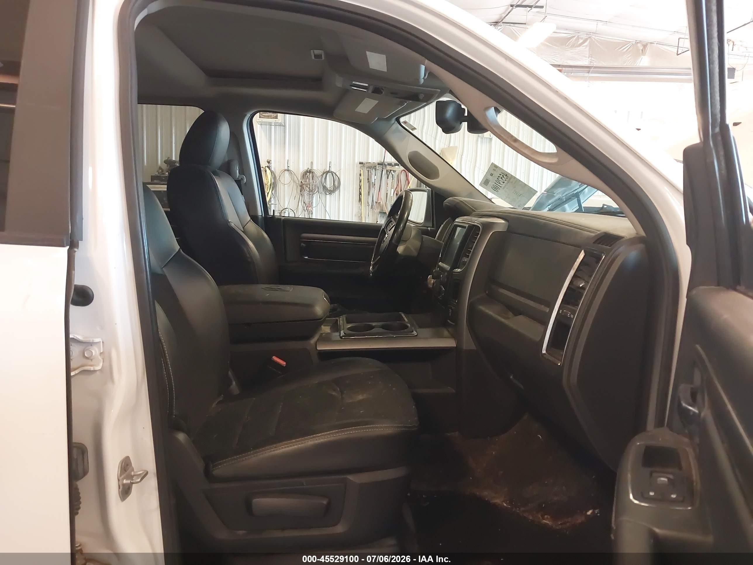 2014 Ram 1500 Sport White vin: 1C6RR7MT8ES421347