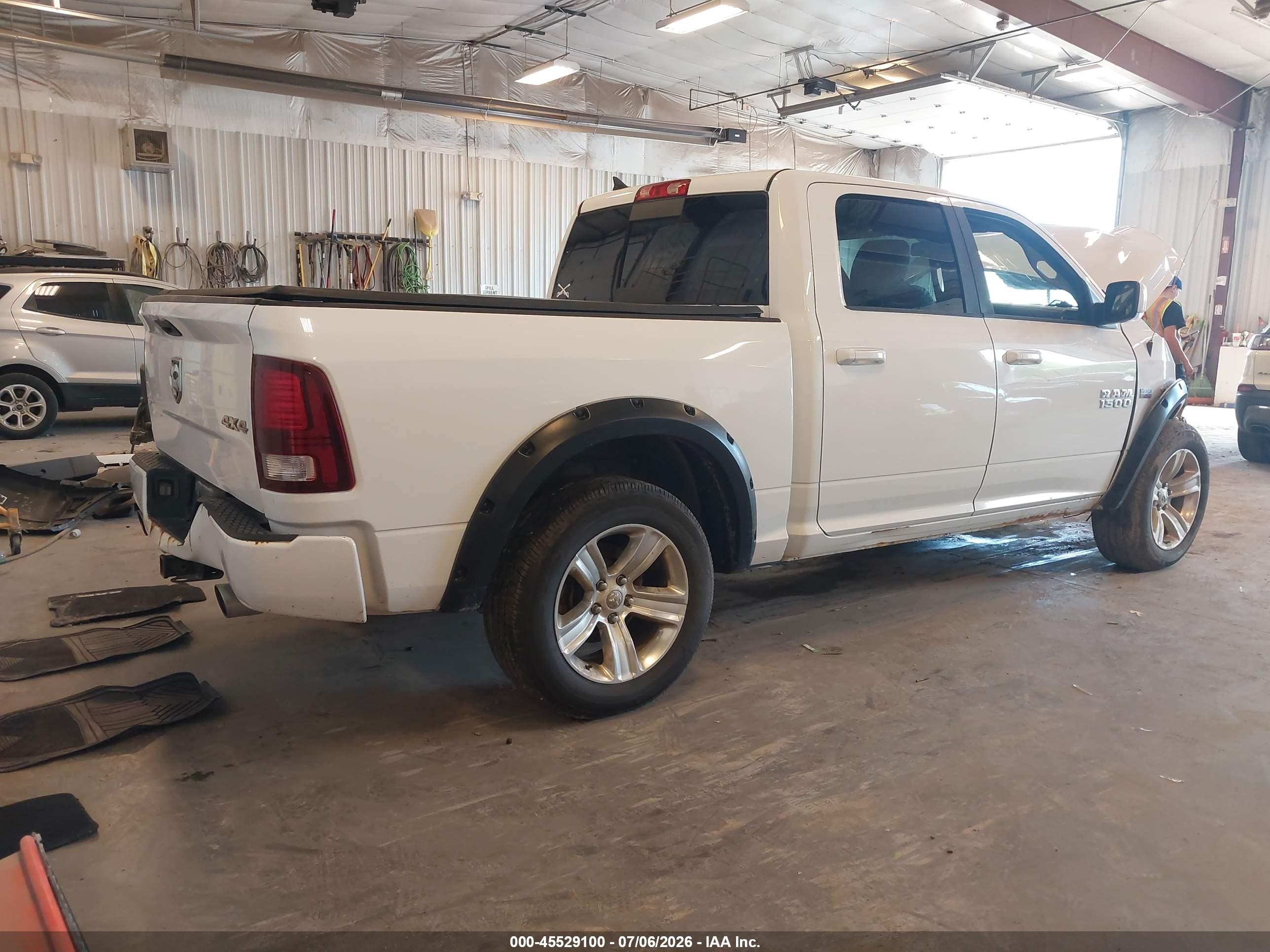 2014 Ram 1500 Sport White vin: 1C6RR7MT8ES421347