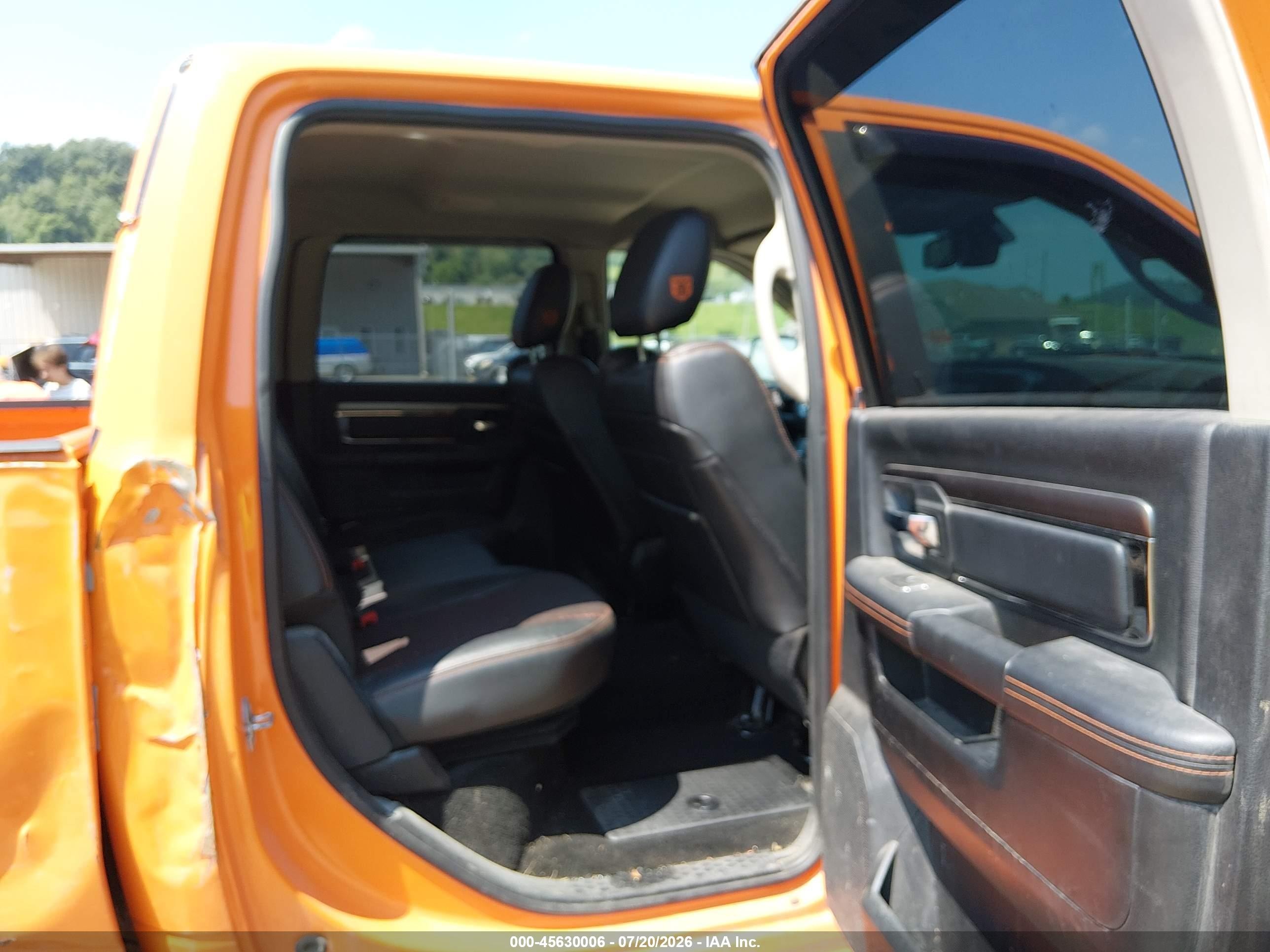 2015 Ram 1500 Sport Orange vin: 1C6RR7MT8FS702159