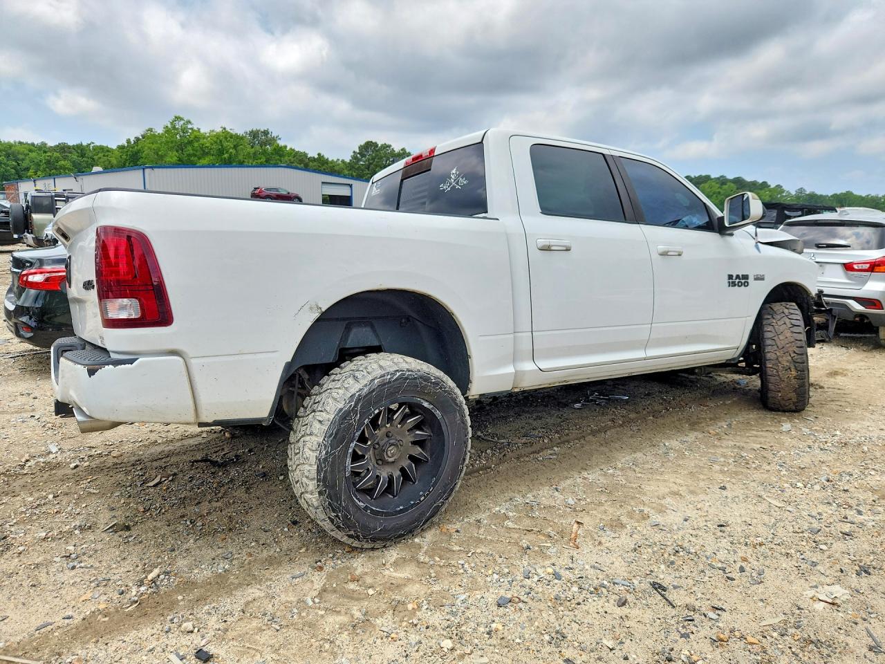 2013 Ram 1500 Sport White vin: 1C6RR7MT9DS715354