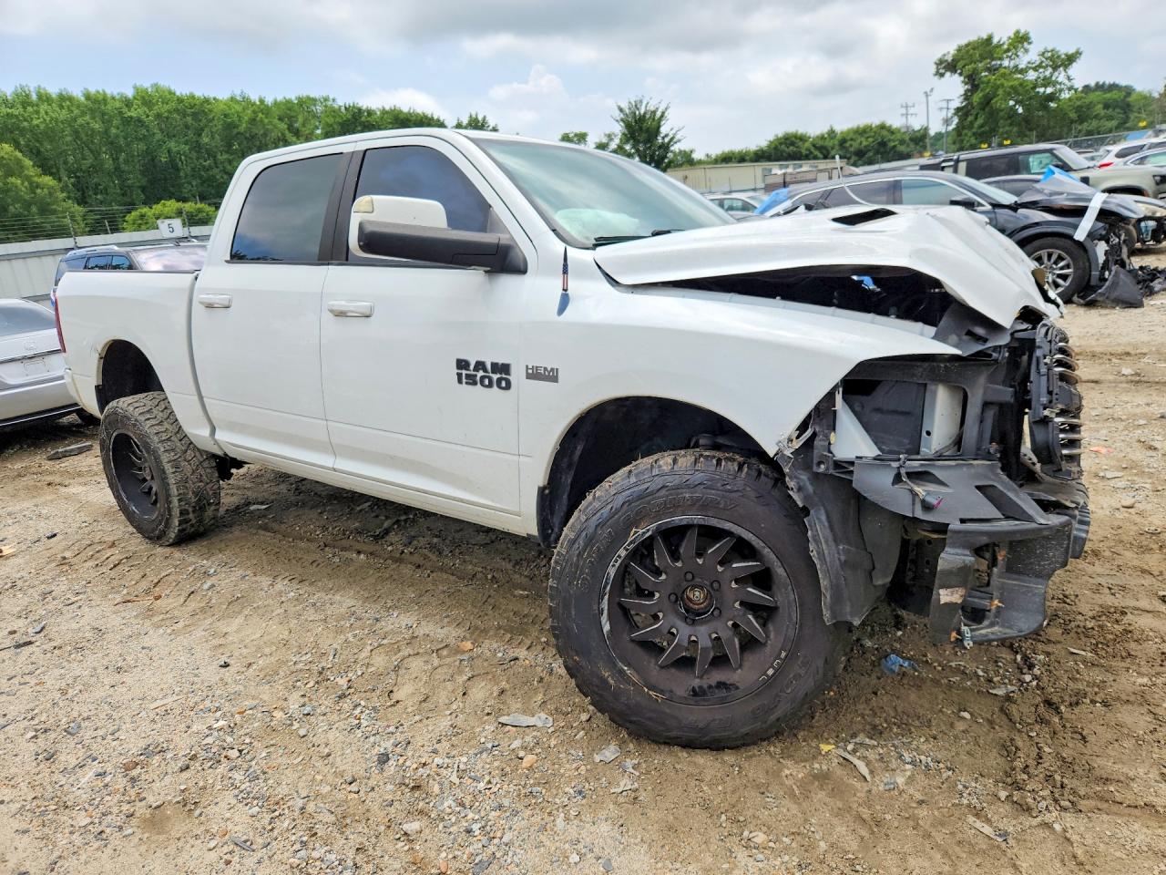 2013 Ram 1500 Sport White vin: 1C6RR7MT9DS715354